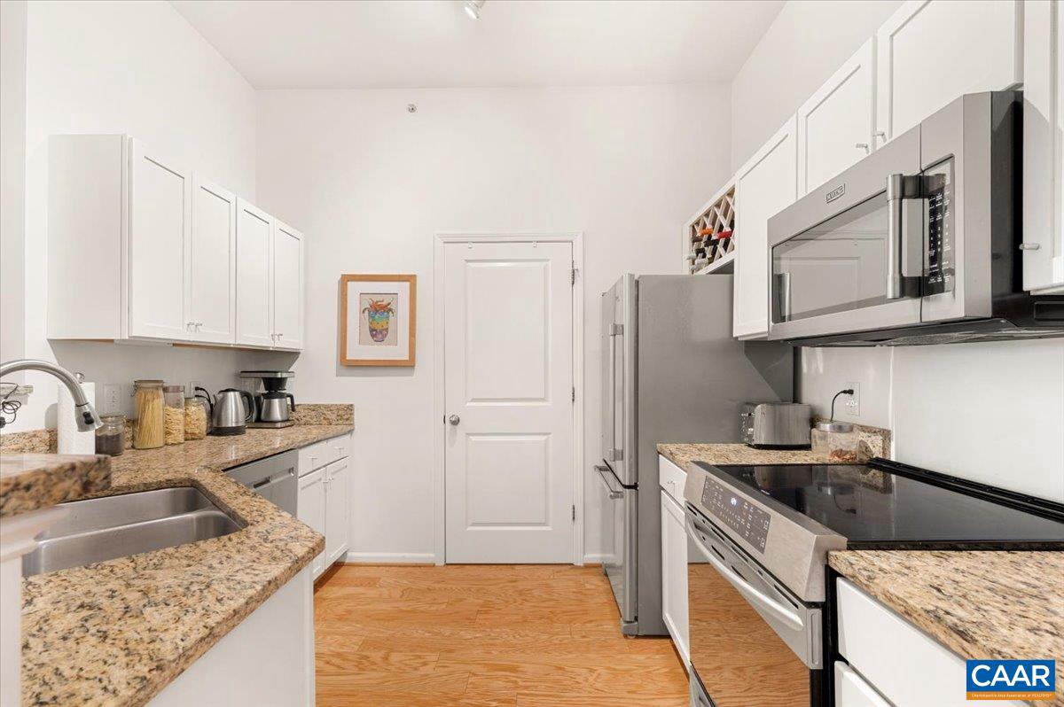 765 WALKER SQ #4A, CHARLOTTESVILLE, Virginia 22903, 2 Bedrooms Bedrooms, ,2 BathroomsBathrooms,Residential,For sale,765 WALKER SQ #4A,673913 MLS # 673913