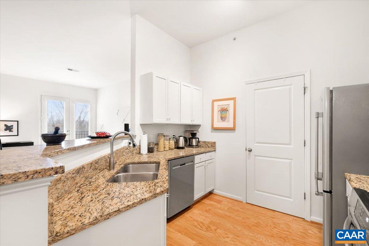 765 WALKER SQ #4A, CHARLOTTESVILLE, Virginia 22903, 2 Bedrooms Bedrooms, ,2 BathroomsBathrooms,Residential,For sale,765 WALKER SQ #4A,673913 MLS # 673913