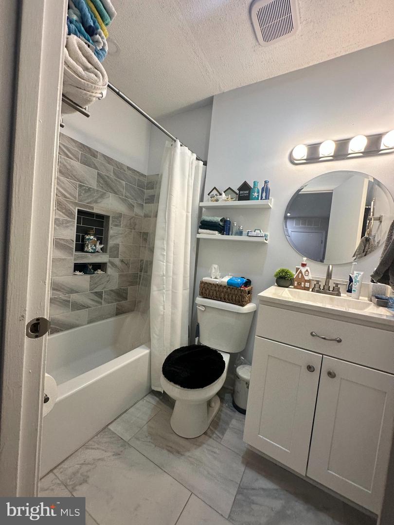 9790 HAGEL CIR, LORTON, Virginia 22079, 3 Bedrooms Bedrooms, ,2 BathroomsBathrooms,Residential,For sale,9790 HAGEL CIR,VAFX2293906 MLS # VAFX2293906