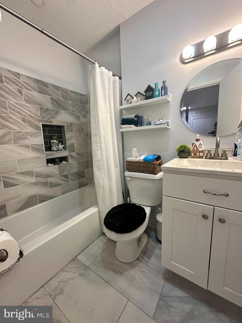 9790 HAGEL CIR, LORTON, Virginia 22079, 3 Bedrooms Bedrooms, ,2 BathroomsBathrooms,Residential,For sale,9790 HAGEL CIR,VAFX2293906 MLS # VAFX2293906