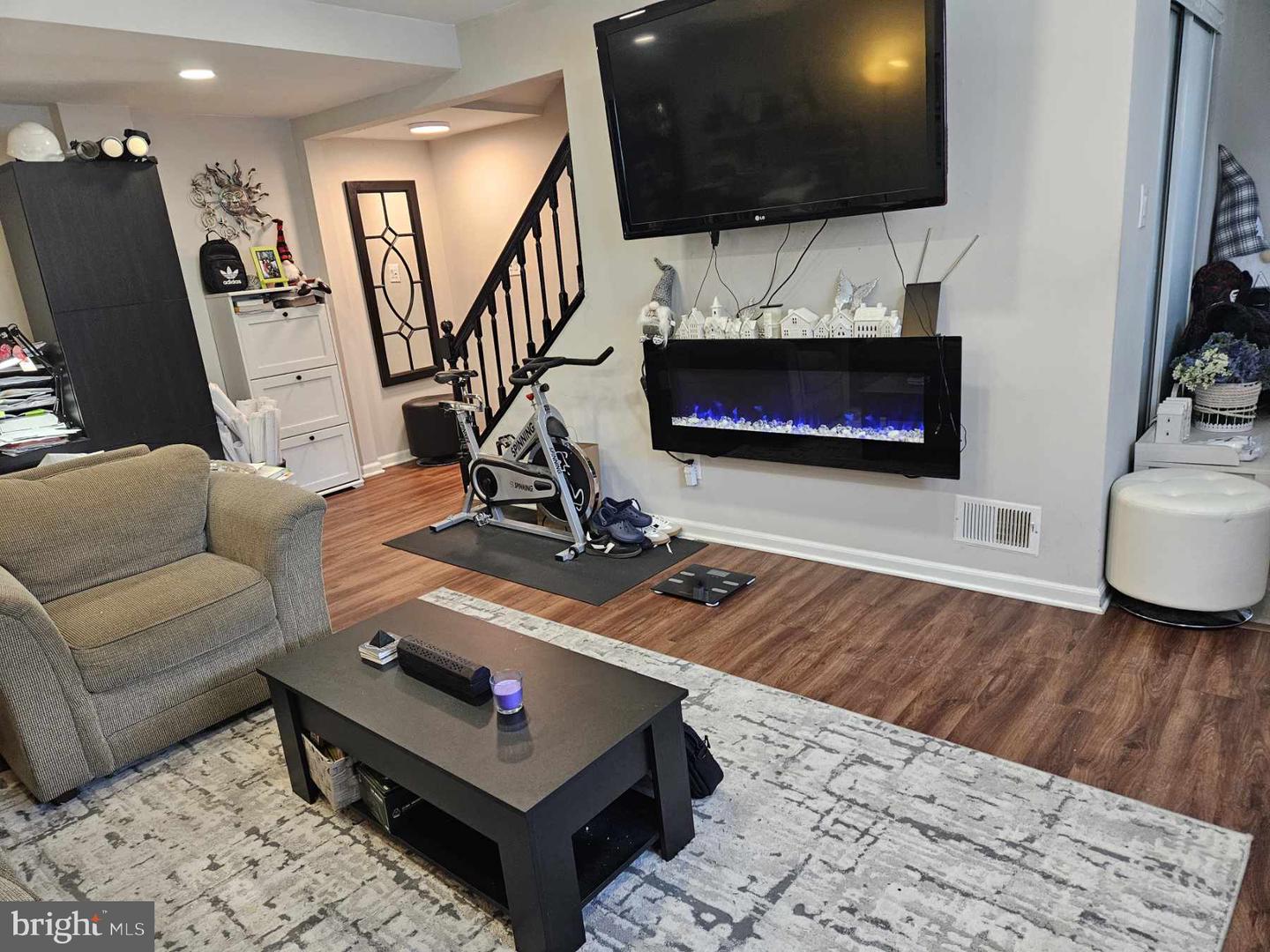 9790 HAGEL CIR, LORTON, Virginia 22079, 3 Bedrooms Bedrooms, ,2 BathroomsBathrooms,Residential,For sale,9790 HAGEL CIR,VAFX2293906 MLS # VAFX2293906