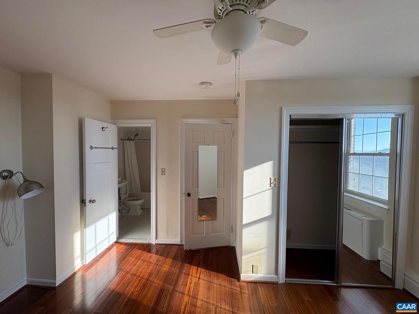 500 COURT SQ #806, CHARLOTTESVILLE, Virginia 22902, 1 Bedroom Bedrooms, ,1 BathroomBathrooms,Residential,For sale,500 COURT SQ #806,673915 MLS # 673915