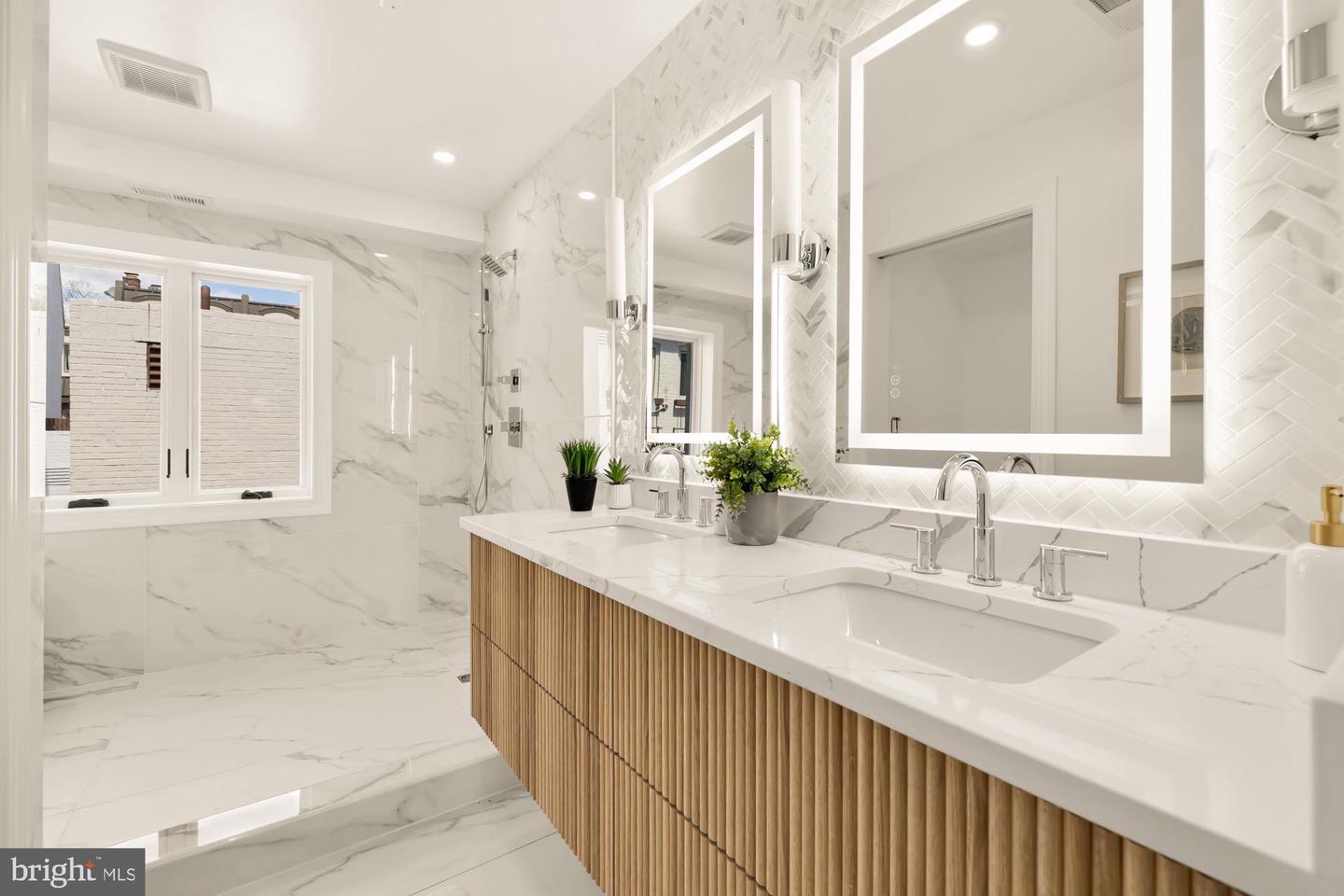 1200 POTOMAC ST NW #T5, WASHINGTON, District Of Columbia 20007, 3 Bedrooms Bedrooms, ,2 BathroomsBathrooms,Residential,For sale,1200 POTOMAC ST NW #T5,DCDC2248808 MLS # DCDC2248808