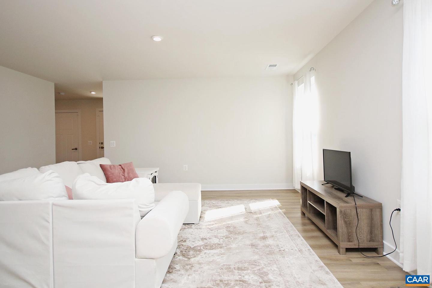 127 VIRGINIA AVE, PALMYRA, Virginia 22963, 3 Bedrooms Bedrooms, ,2 BathroomsBathrooms,Residential,For sale,127 VIRGINIA AVE,673916 MLS # 673916