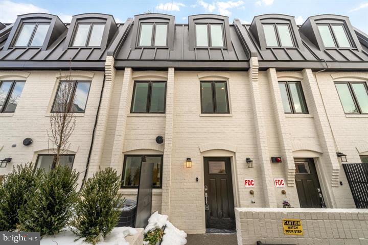 1202 POTOMAC ST NW #T6, WASHINGTON, District Of Columbia 20007, 3 Bedrooms Bedrooms, ,2 BathroomsBathrooms,Residential,For sale,1202 POTOMAC ST NW #T6,DCDC2248826 MLS # DCDC2248826