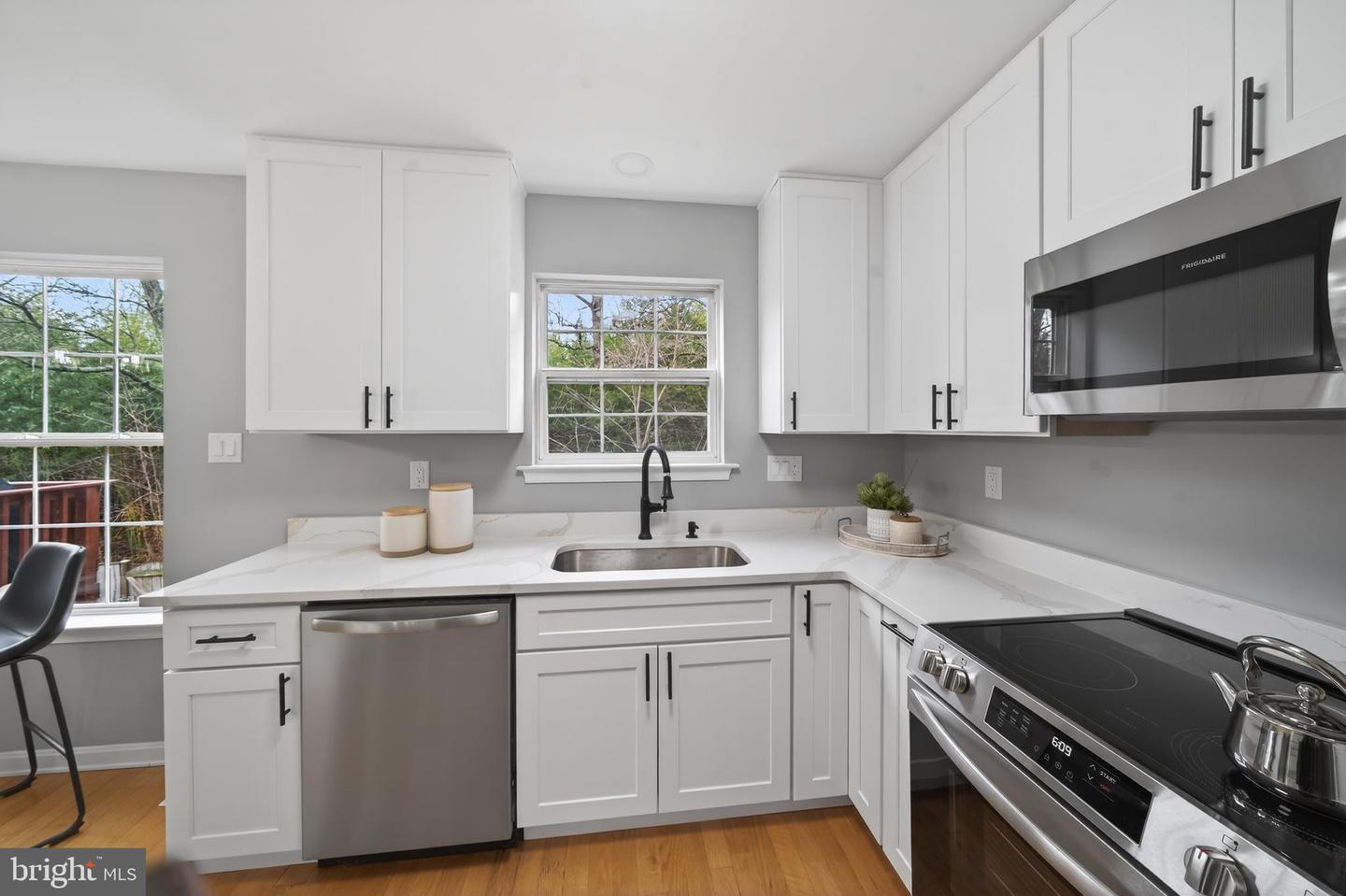 6934 VILLAGE STREAM PL, GAINESVILLE, Virginia 20155, 3 Bedrooms Bedrooms, ,1 BathroomBathrooms,Residential,For sale,6934 VILLAGE STREAM PL,VAPW2113716 MLS # VAPW2113716