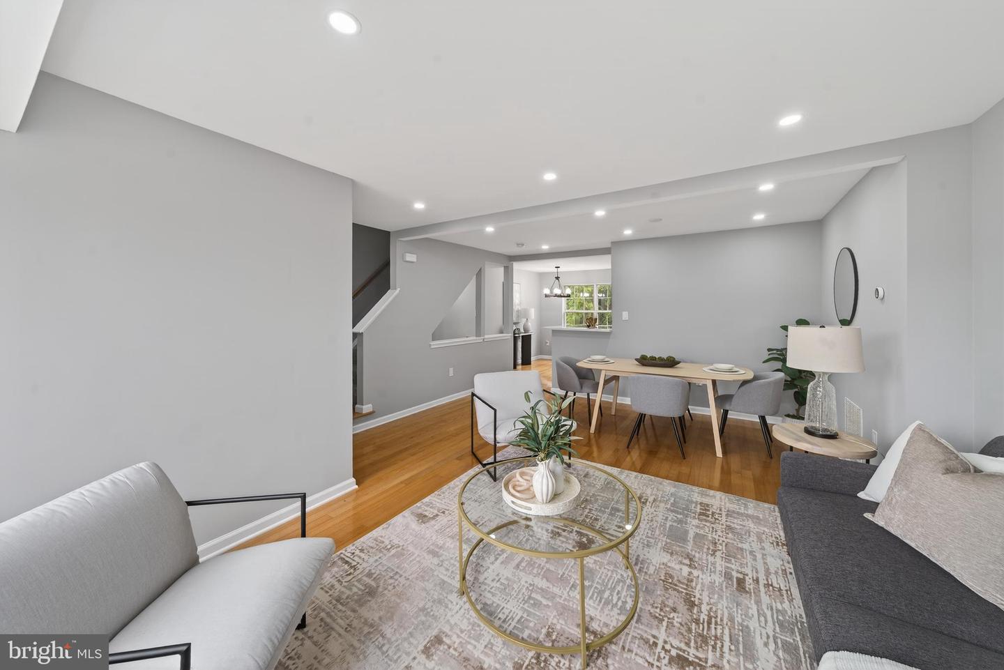 6934 VILLAGE STREAM PL, GAINESVILLE, Virginia 20155, 3 Bedrooms Bedrooms, ,1 BathroomBathrooms,Residential,For sale,6934 VILLAGE STREAM PL,VAPW2113716 MLS # VAPW2113716