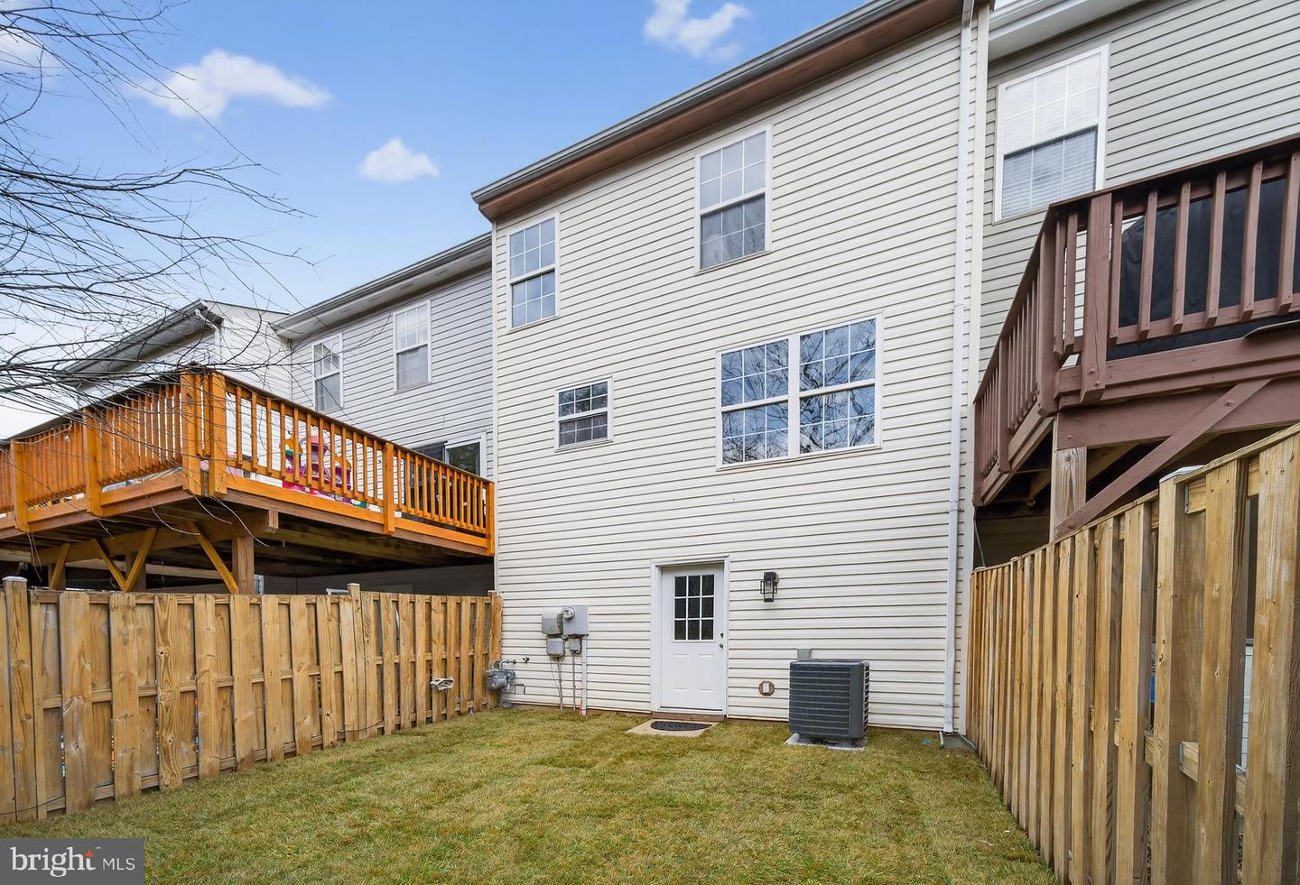 6934 VILLAGE STREAM PL, GAINESVILLE, Virginia 20155, 3 Bedrooms Bedrooms, ,1 BathroomBathrooms,Residential,For sale,6934 VILLAGE STREAM PL,VAPW2113716 MLS # VAPW2113716