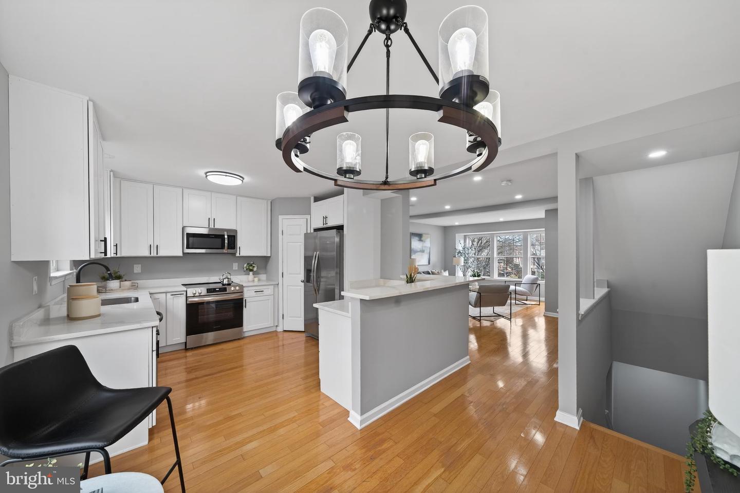 6934 VILLAGE STREAM PL, GAINESVILLE, Virginia 20155, 3 Bedrooms Bedrooms, ,1 BathroomBathrooms,Residential,For sale,6934 VILLAGE STREAM PL,VAPW2113716 MLS # VAPW2113716