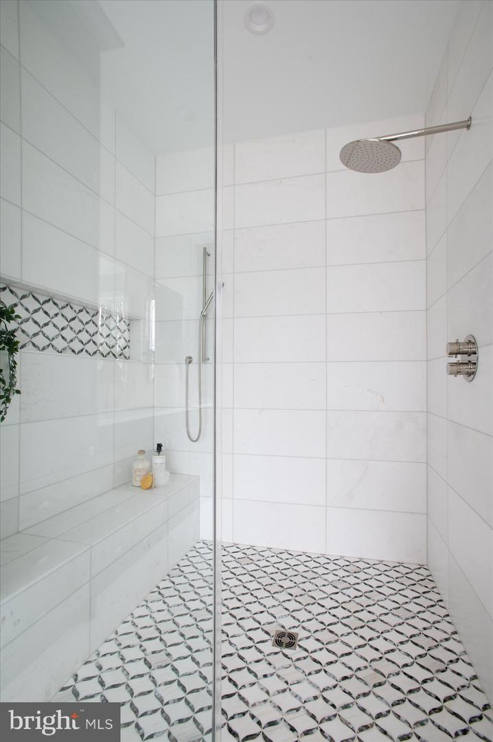 7008 ARBOR LN, MCLEAN, Virginia 22101, 5 Bedrooms Bedrooms, ,7 BathroomsBathrooms,Residential,For sale,7008 ARBOR LN,VAFX2246666 MLS # VAFX2246666