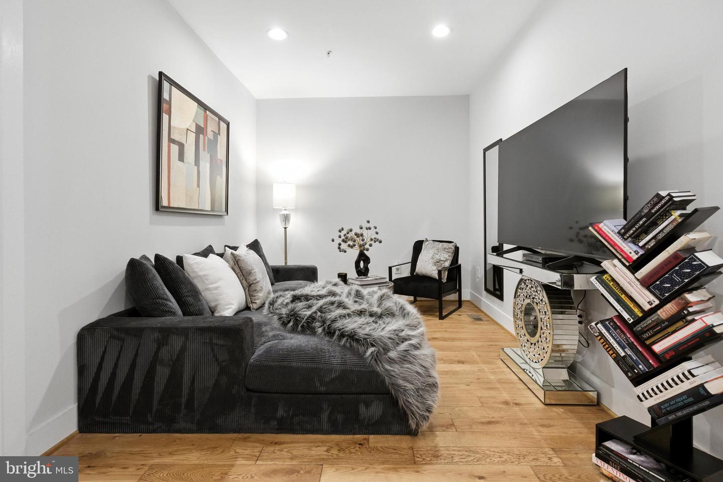 1364 NEWTON ST NW #1, WASHINGTON, District Of Columbia 20010, 3 Bedrooms Bedrooms, 9 Rooms Rooms,3 BathroomsBathrooms,Residential,For sale,1364 NEWTON ST NW #1,DCDC2209012 MLS # DCDC2209012