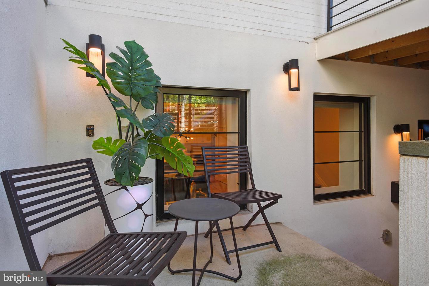 1364 NEWTON ST NW #1, WASHINGTON, District Of Columbia 20010, 3 Bedrooms Bedrooms, 9 Rooms Rooms,3 BathroomsBathrooms,Residential,For sale,1364 NEWTON ST NW #1,DCDC2209012 MLS # DCDC2209012