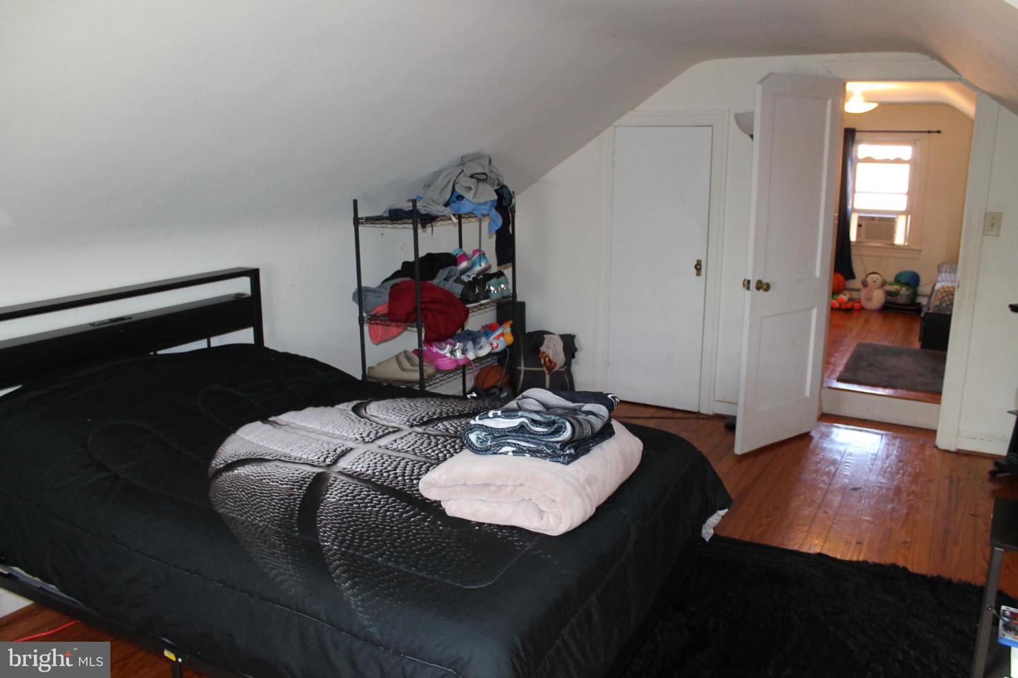 117 W OATES AVE, WINCHESTER, Virginia 22601, 3 Bedrooms Bedrooms, 6 Rooms Rooms,1 BathroomBathrooms,Residential,For sale,117 W OATES AVE,VAWI2009446 MLS # VAWI2009446