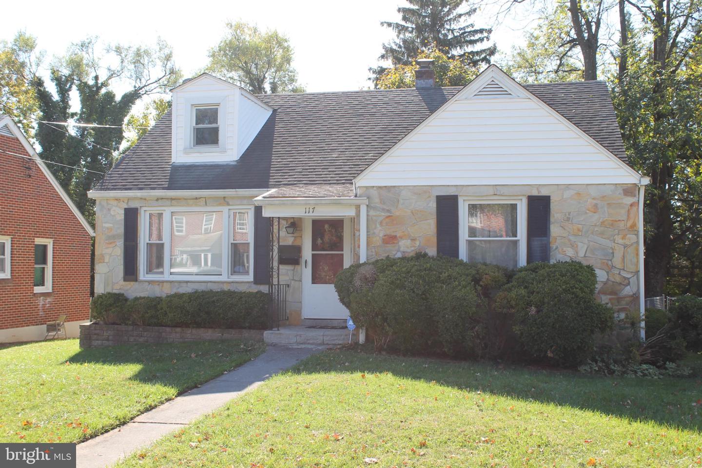 117 W OATES AVE, WINCHESTER, Virginia 22601, 3 Bedrooms Bedrooms, 6 Rooms Rooms,1 BathroomBathrooms,Residential,For sale,117 W OATES AVE,VAWI2009446 MLS # VAWI2009446