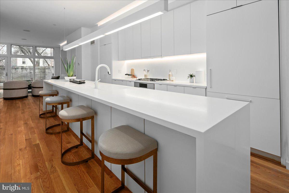 1541 6TH ST NW #1, WASHINGTON, District Of Columbia 20001, 2 Bedrooms Bedrooms, ,2 BathroomsBathrooms,Residential,For sale,1541 6TH ST NW #1,DCDC2232120 MLS # DCDC2232120