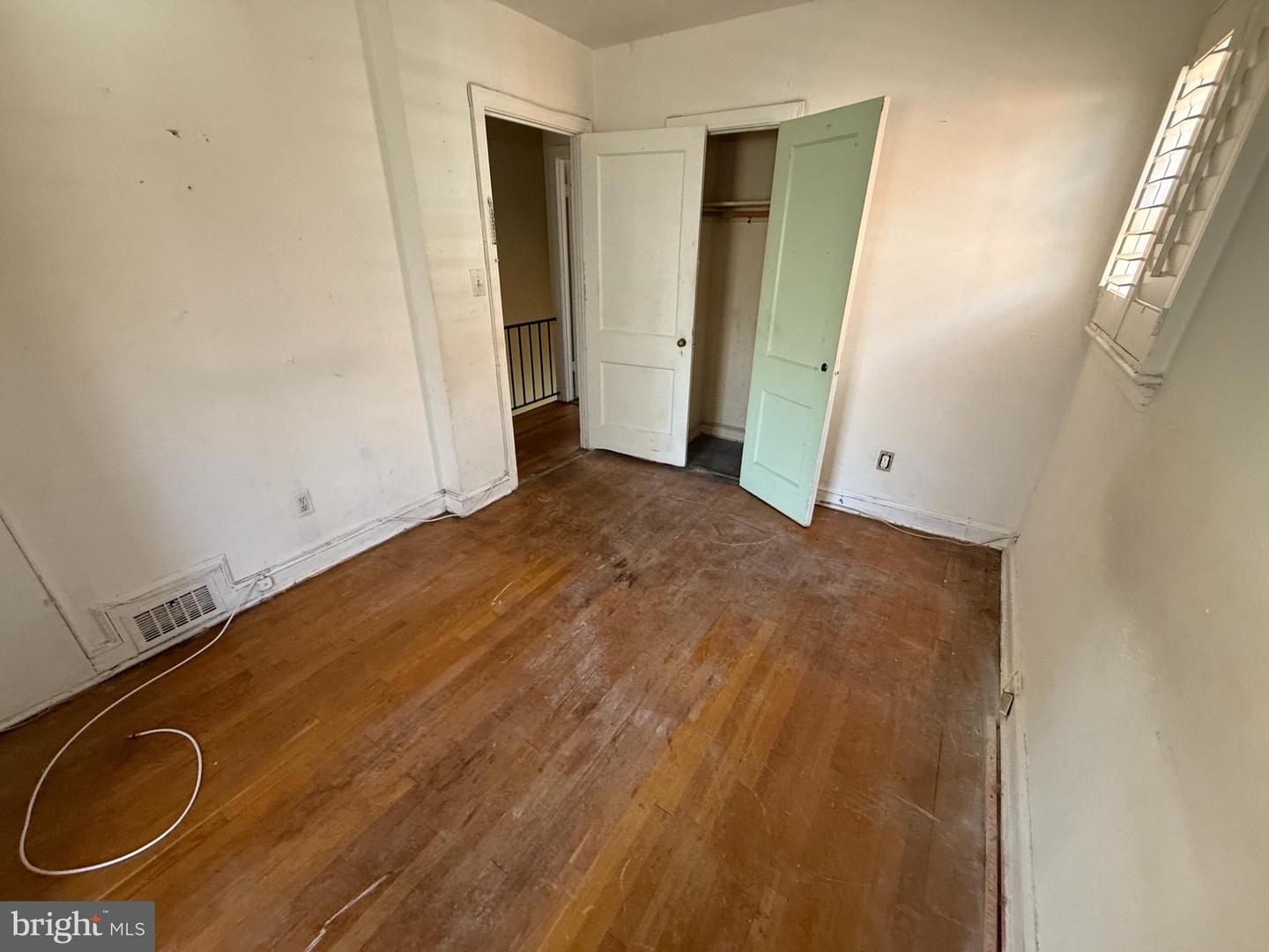 3048 M ST SE, WASHINGTON, District Of Columbia 20019, 2 Bedrooms Bedrooms, 3 Rooms Rooms,1 BathroomBathrooms,Residential,For sale,3048 M ST SE,DCDC2233556 MLS # DCDC2233556