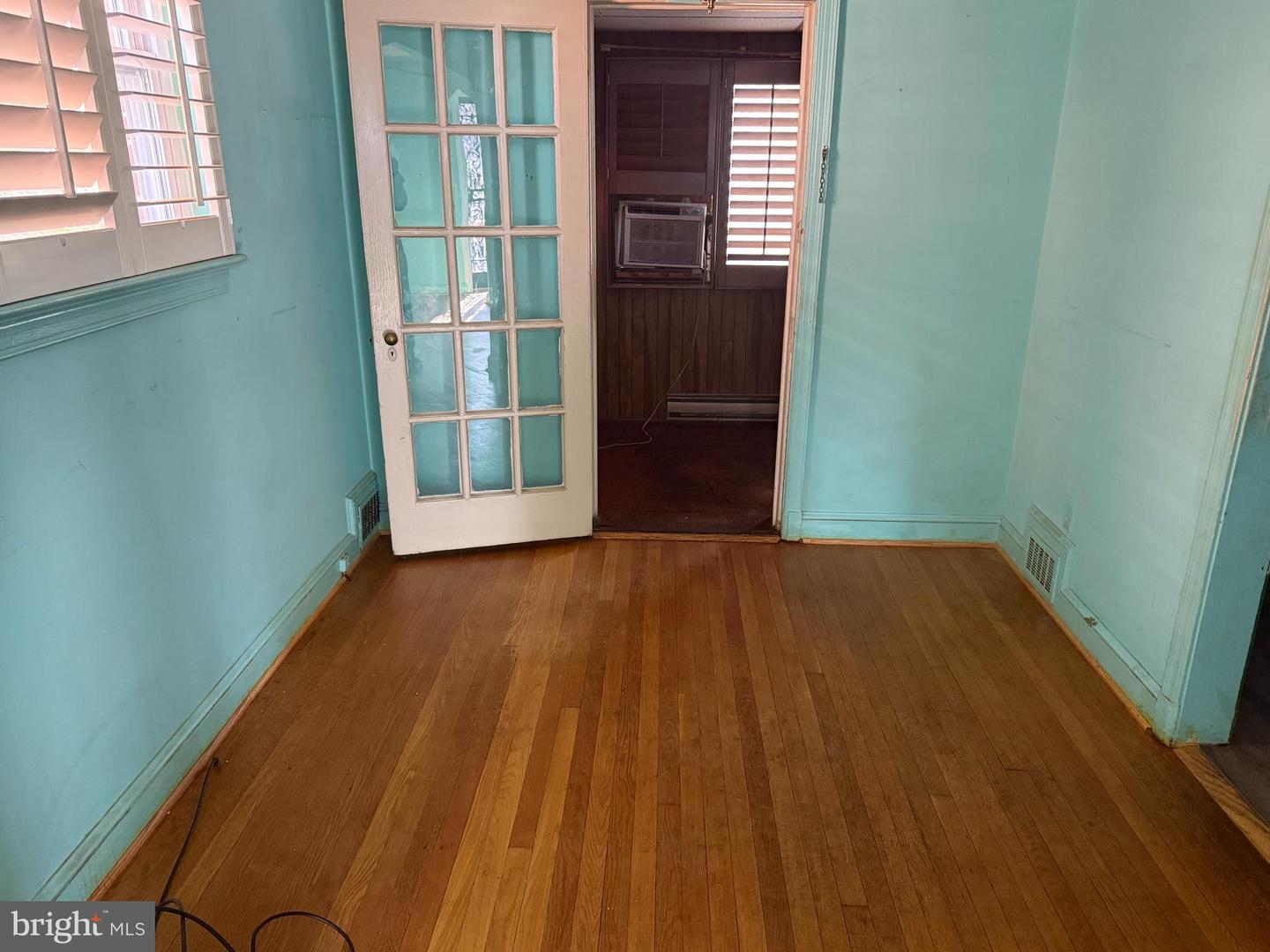 3048 M ST SE, WASHINGTON, District Of Columbia 20019, 2 Bedrooms Bedrooms, 3 Rooms Rooms,1 BathroomBathrooms,Residential,For sale,3048 M ST SE,DCDC2233556 MLS # DCDC2233556