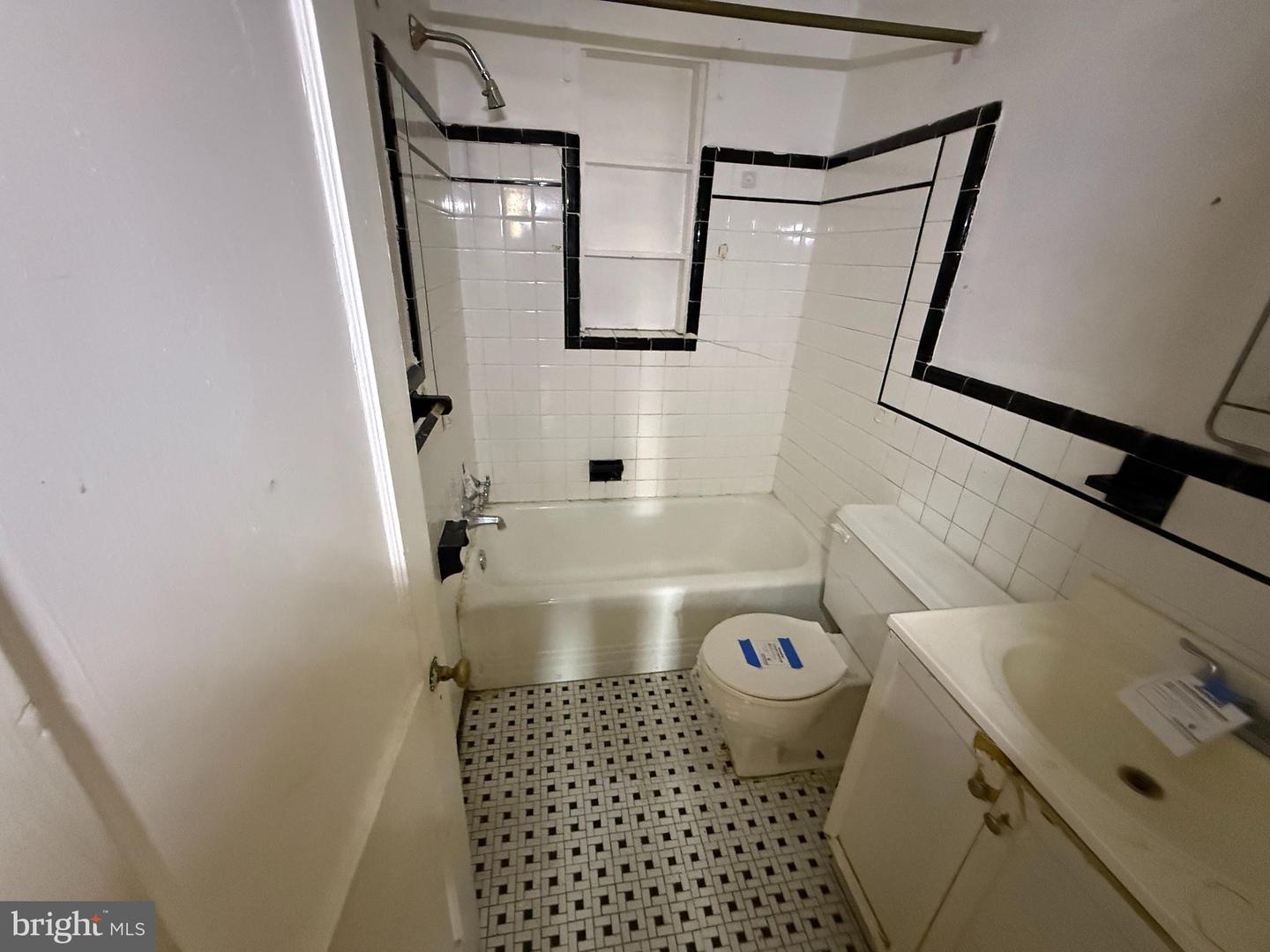 3048 M ST SE, WASHINGTON, District Of Columbia 20019, 2 Bedrooms Bedrooms, 3 Rooms Rooms,1 BathroomBathrooms,Residential,For sale,3048 M ST SE,DCDC2233556 MLS # DCDC2233556