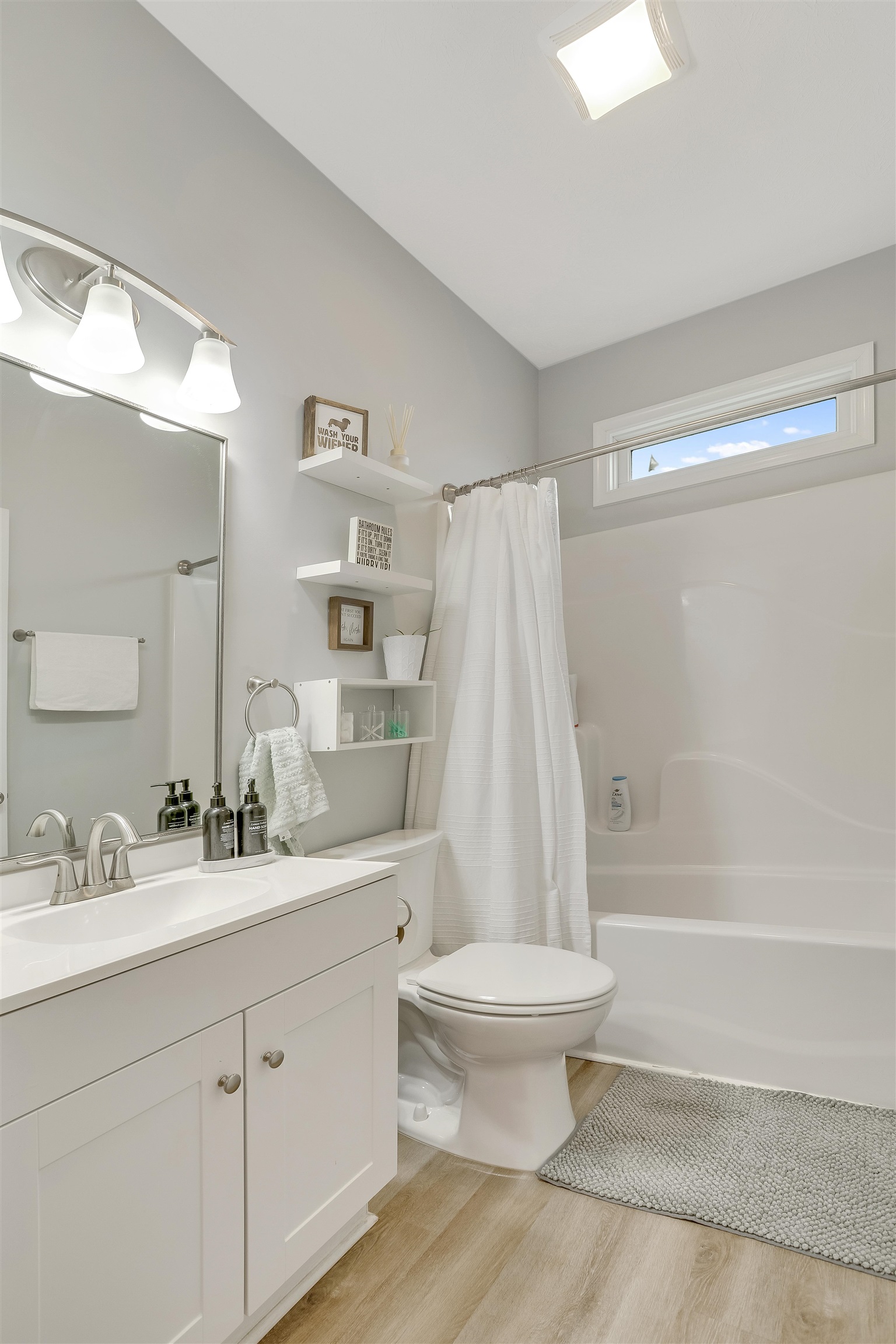 1900 W SAW MILL CT, MCGAHEYSVILLE, Virginia 22840, 3 Bedrooms Bedrooms, ,2 BathroomsBathrooms,Residential,1900 W SAW MILL CT,673402 MLS # 673402