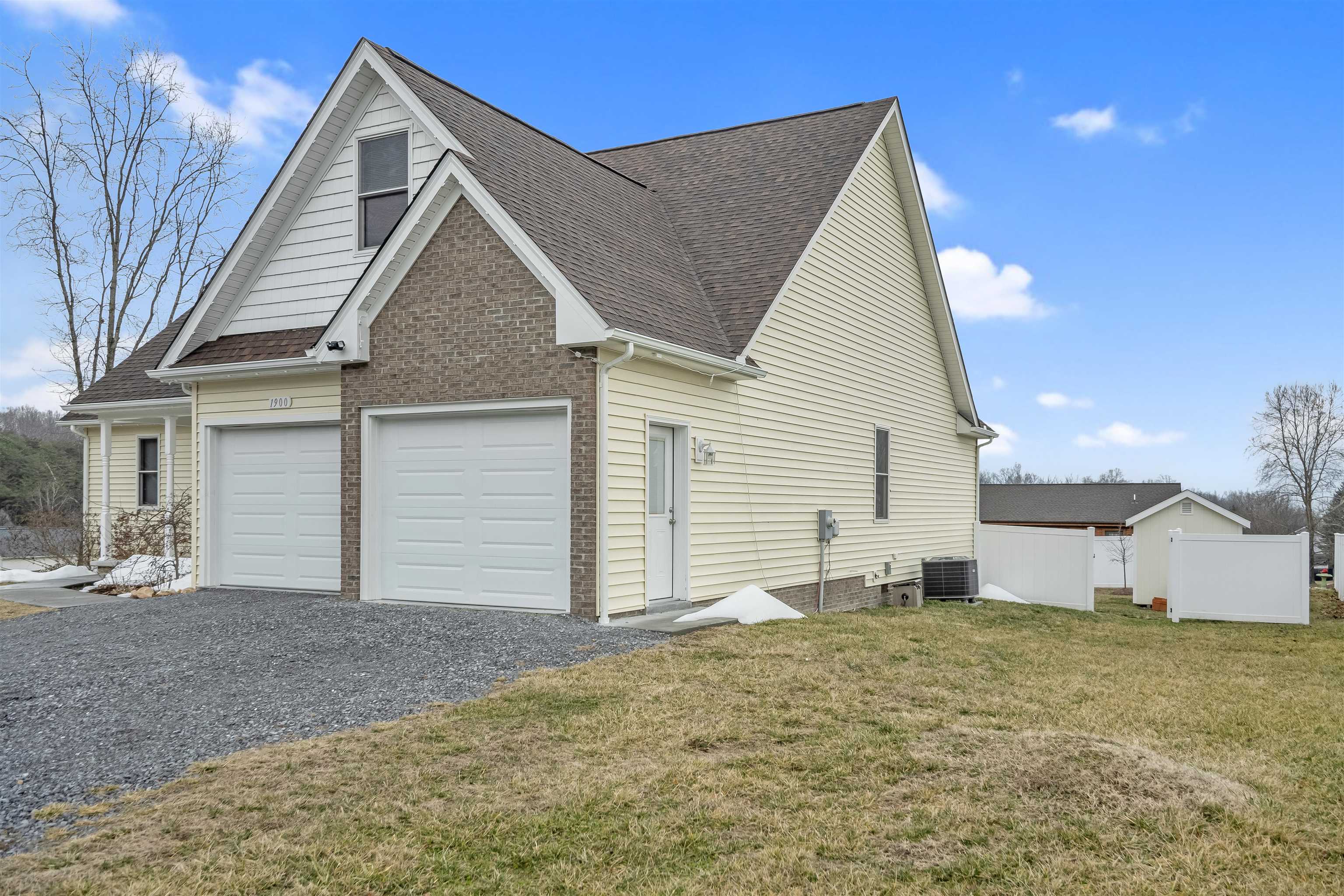 1900 W SAW MILL CT, MCGAHEYSVILLE, Virginia 22840, 3 Bedrooms Bedrooms, ,2 BathroomsBathrooms,Residential,1900 W SAW MILL CT,673402 MLS # 673402