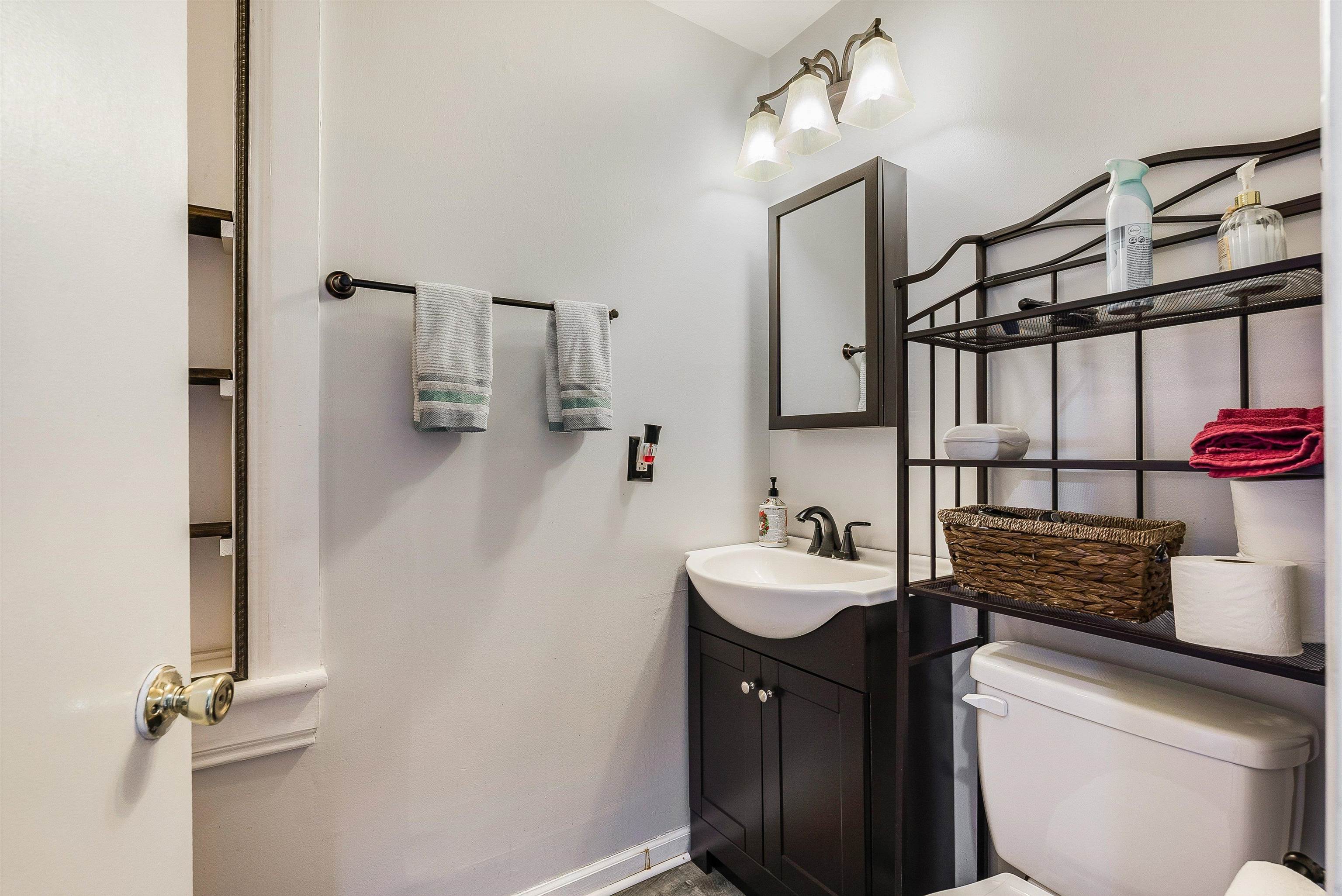 11614 DAPHNA RD, BROADWAY, Virginia 22815, 5 Bedrooms Bedrooms, ,3 BathroomsBathrooms,Residential,11614 DAPHNA RD,673672 MLS # 673672