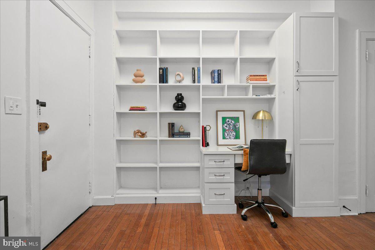 3039 MACOMB ST NW #18, WASHINGTON, District Of Columbia 20008, 2 Bedrooms Bedrooms, ,1 BathroomBathrooms,Residential,For sale,3039 MACOMB ST NW #18,DCDC2235616 MLS # DCDC2235616