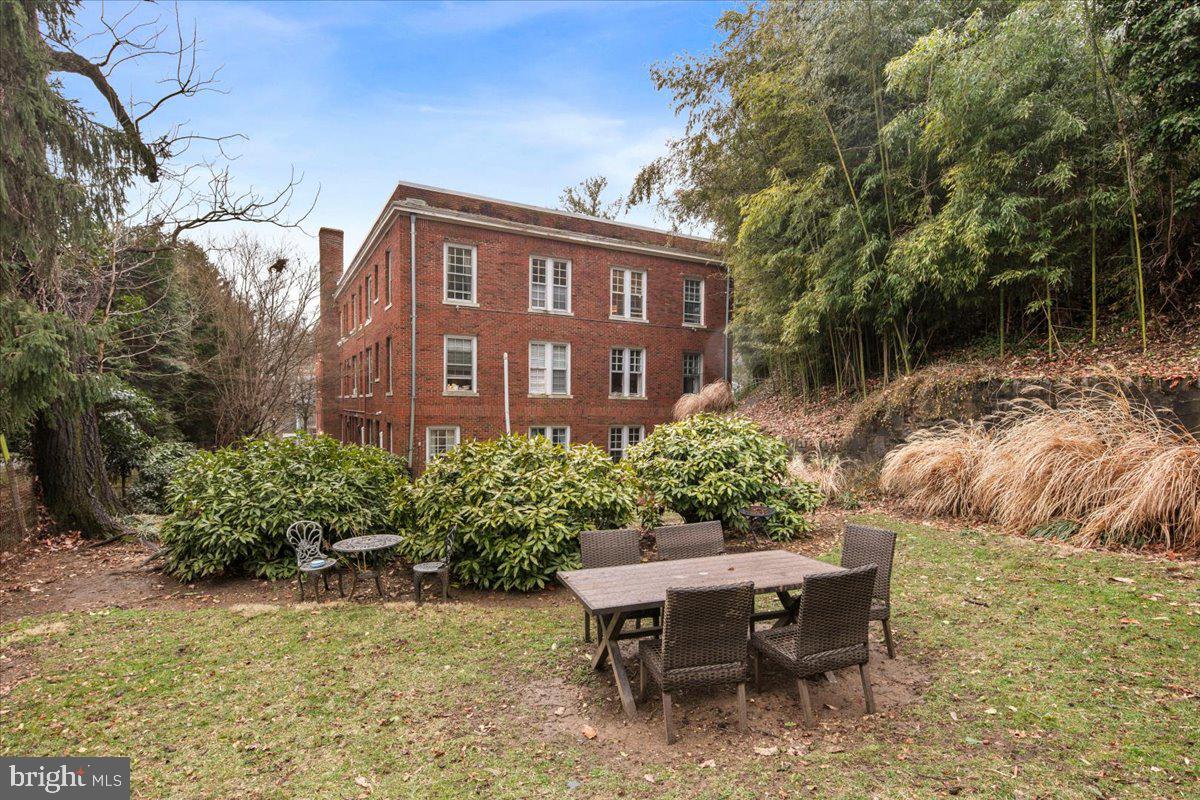 3039 MACOMB ST NW #18, WASHINGTON, District Of Columbia 20008, 2 Bedrooms Bedrooms, ,1 BathroomBathrooms,Residential,For sale,3039 MACOMB ST NW #18,DCDC2235616 MLS # DCDC2235616