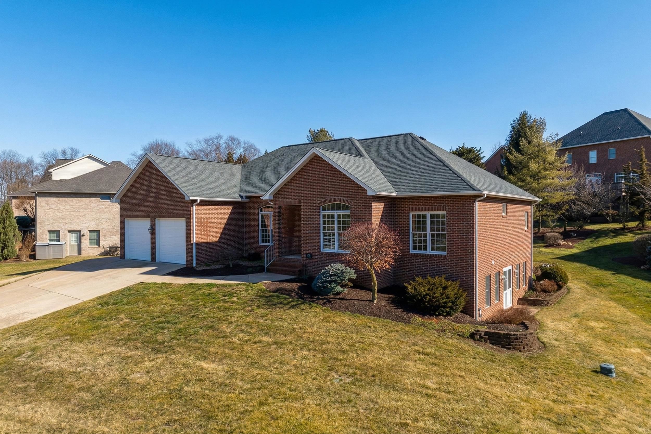 3207 BARRINGTON DR, ROCKINGHAM, Virginia 22801, 3 Bedrooms Bedrooms, ,4 BathroomsBathrooms,Residential,3207 BARRINGTON DR,673941 MLS # 673941