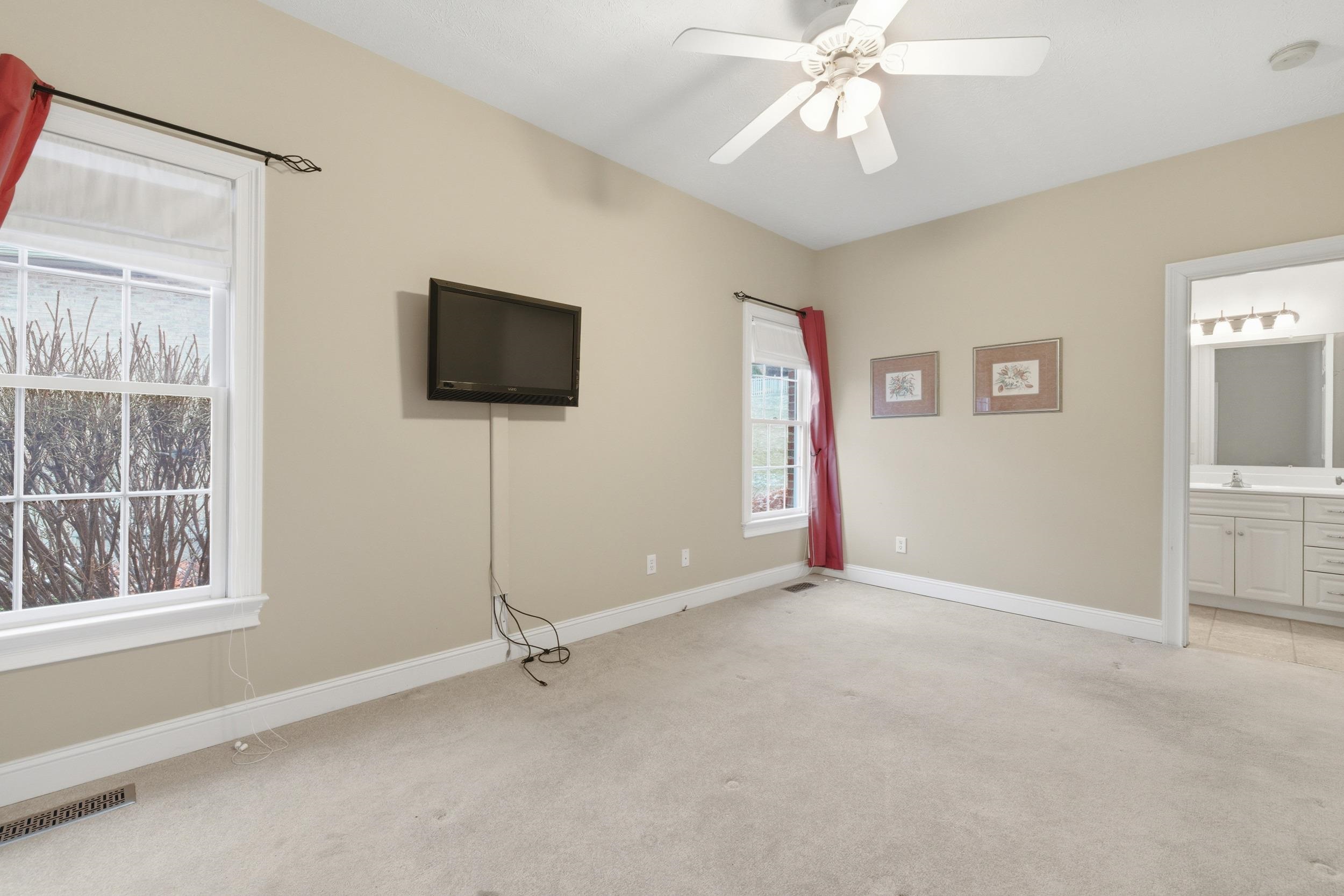 3207 BARRINGTON DR, ROCKINGHAM, Virginia 22801, 3 Bedrooms Bedrooms, ,4 BathroomsBathrooms,Residential,3207 BARRINGTON DR,673941 MLS # 673941