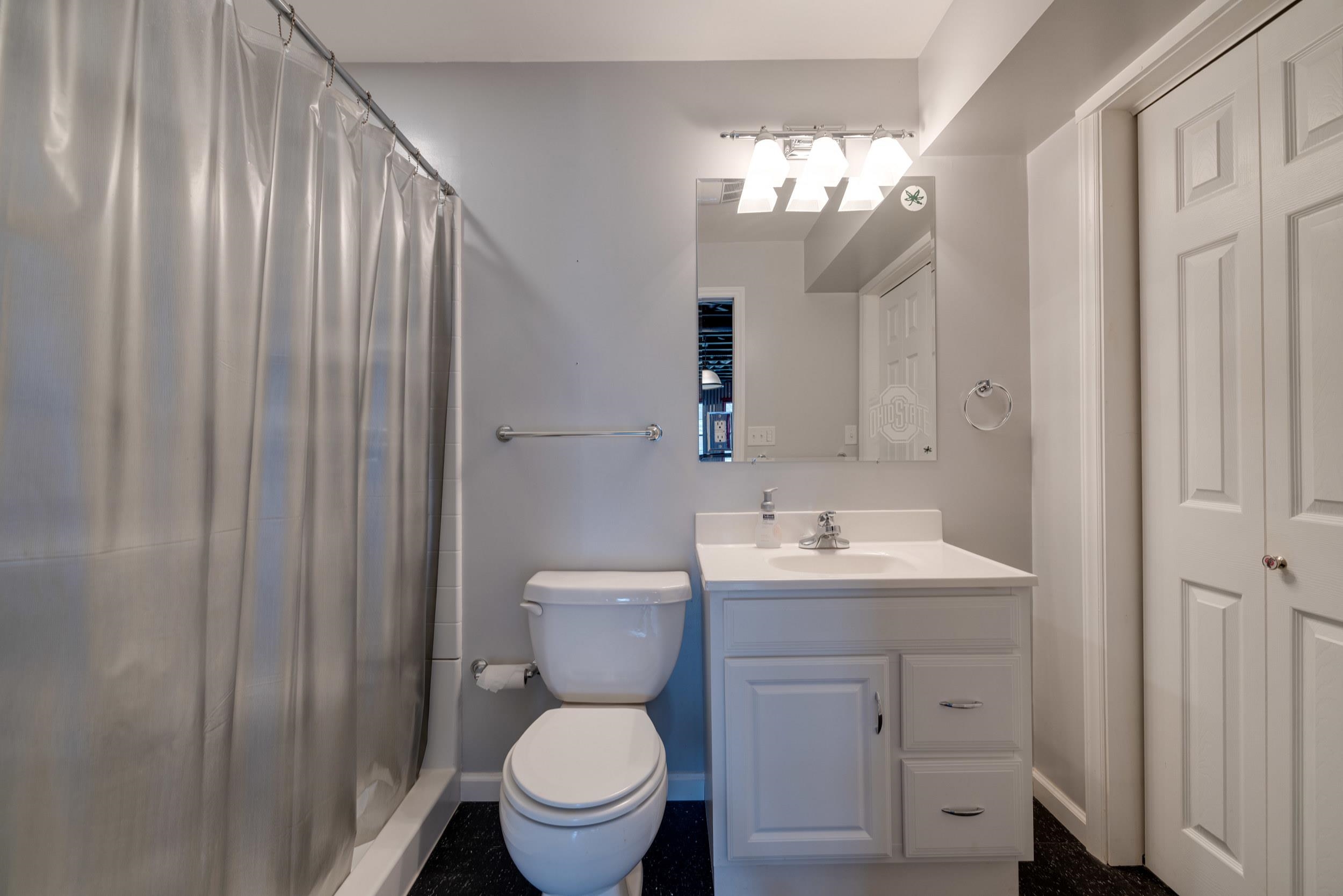 3207 BARRINGTON DR, ROCKINGHAM, Virginia 22801, 3 Bedrooms Bedrooms, ,4 BathroomsBathrooms,Residential,3207 BARRINGTON DR,673941 MLS # 673941