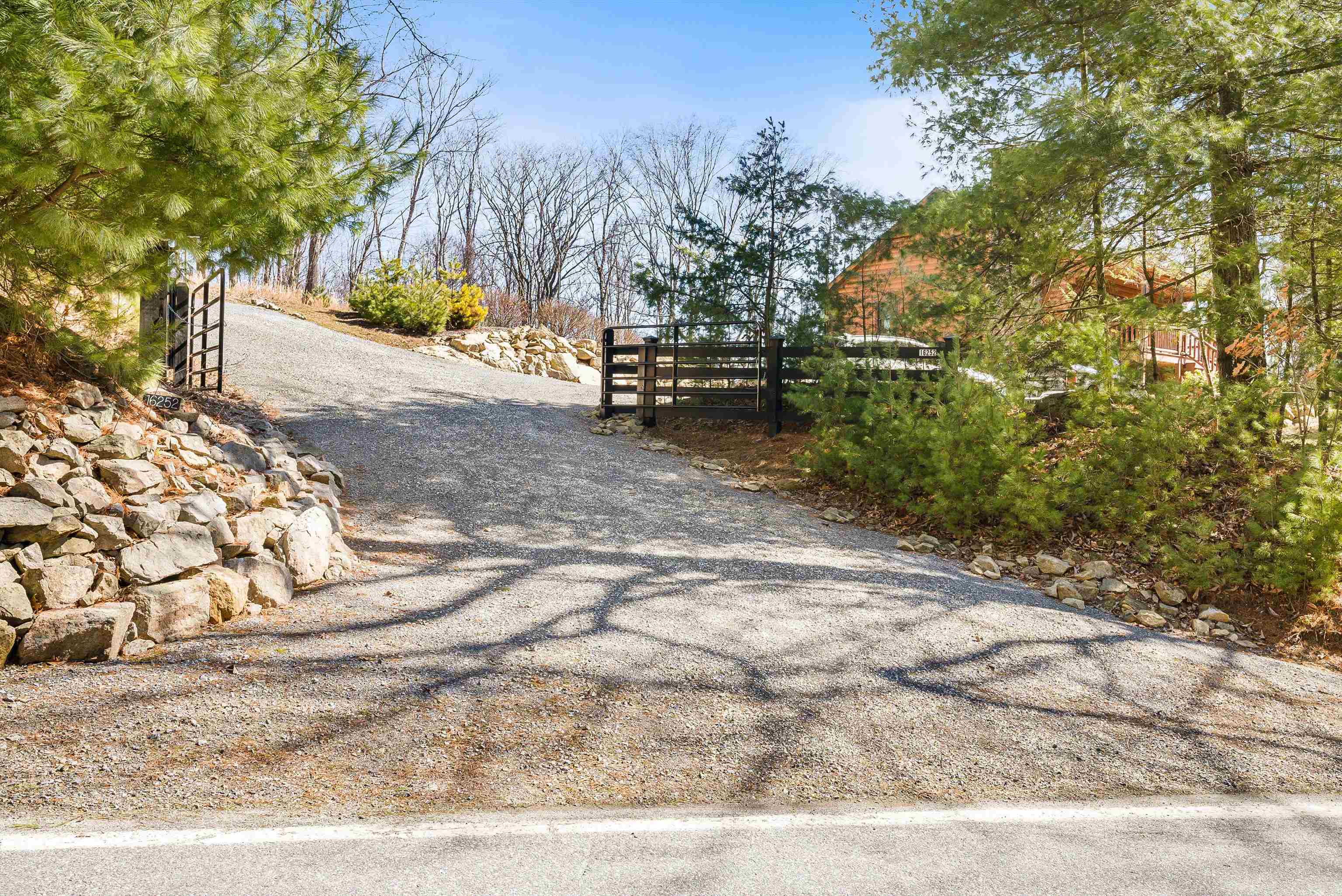 16252 CRABTREE FALLS HWY, VESUVIUS, Virginia 24483, 2 Bedrooms Bedrooms, ,1 BathroomBathrooms,Residential,16252 CRABTREE FALLS HWY,673949 MLS # 673949