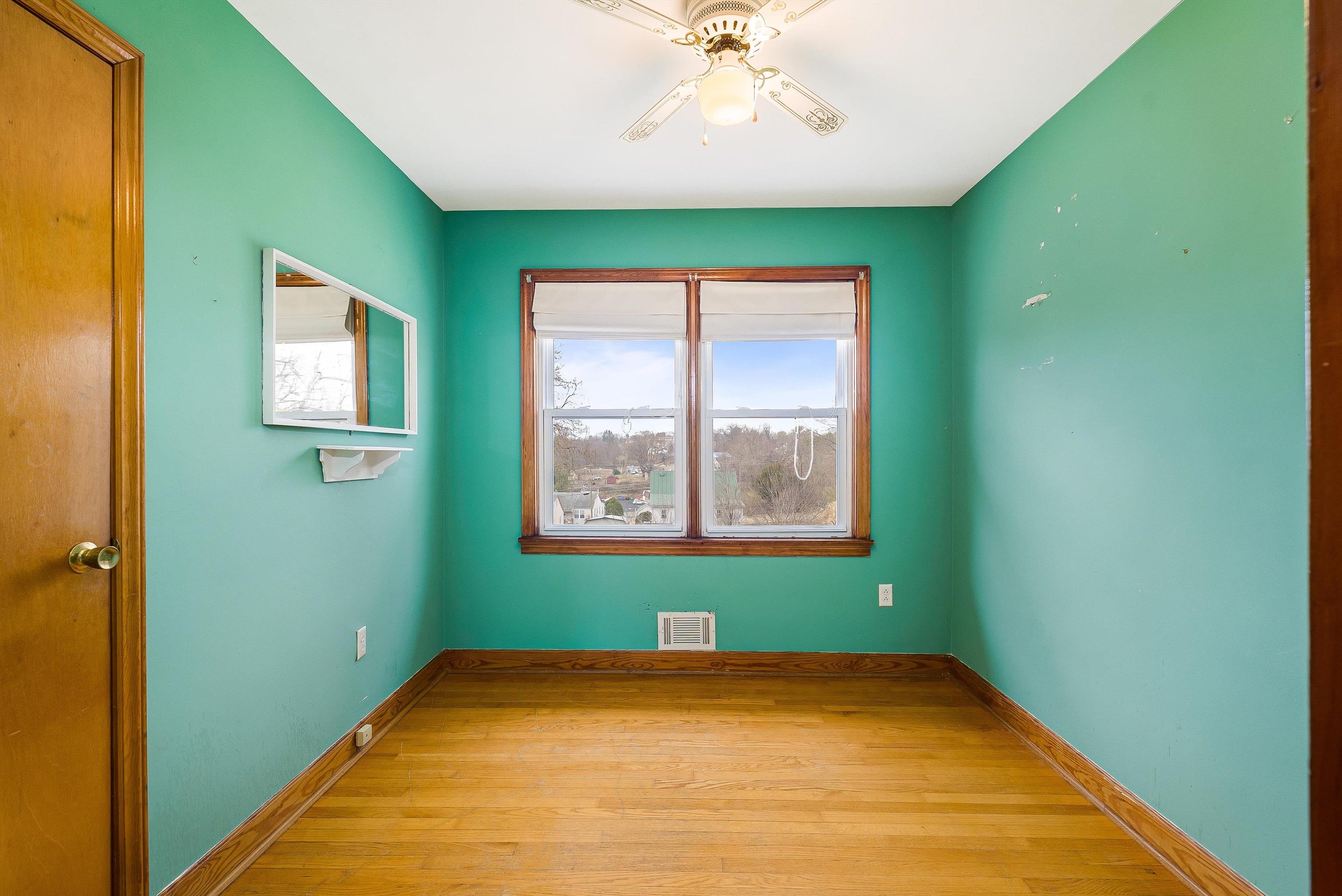 2110 ORANGE ST, STAUNTON, Virginia 24401, 3 Bedrooms Bedrooms, ,1 BathroomBathrooms,Residential,2110 ORANGE ST,673951 MLS # 673951