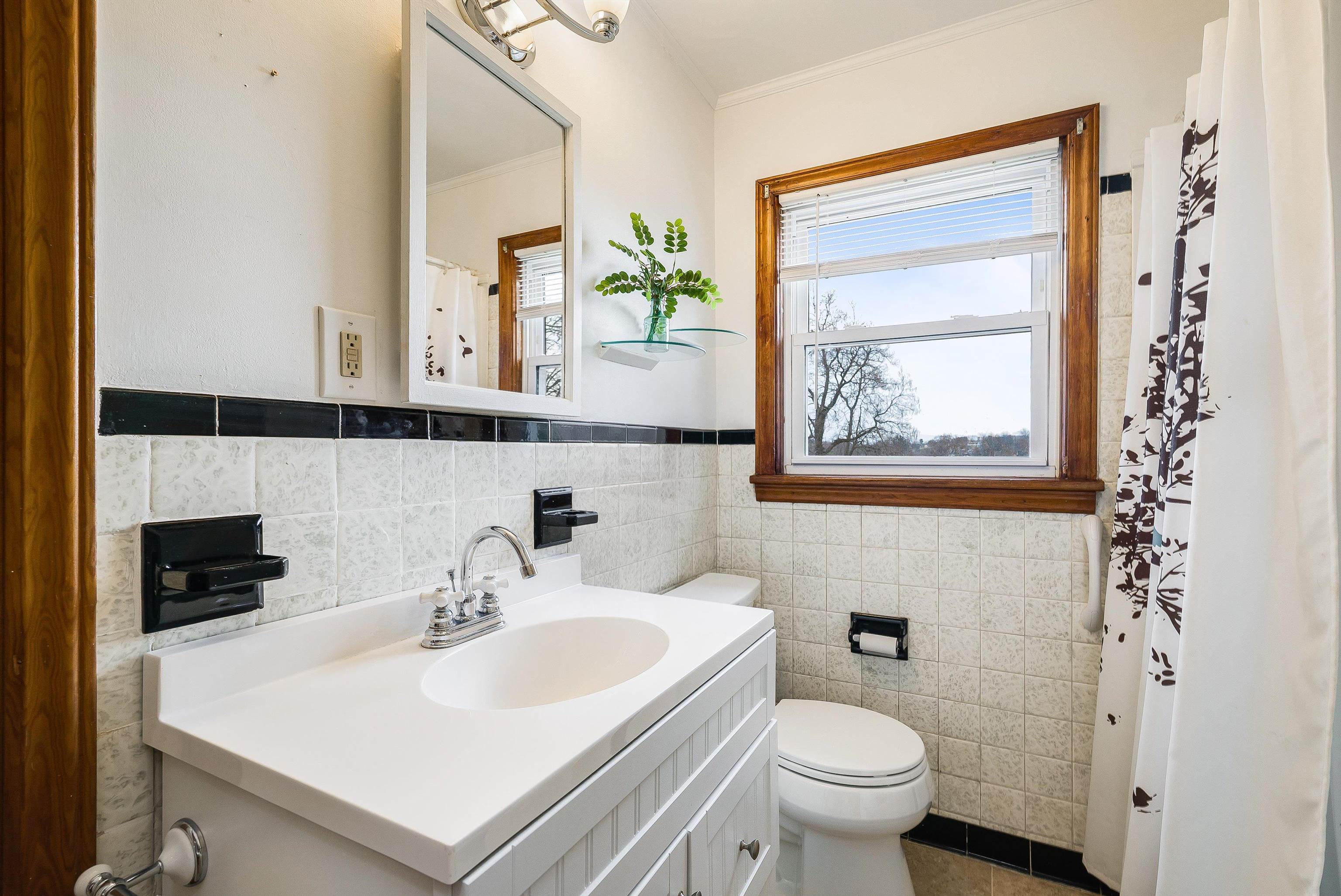 2110 ORANGE ST, STAUNTON, Virginia 24401, 3 Bedrooms Bedrooms, ,1 BathroomBathrooms,Residential,2110 ORANGE ST,673951 MLS # 673951