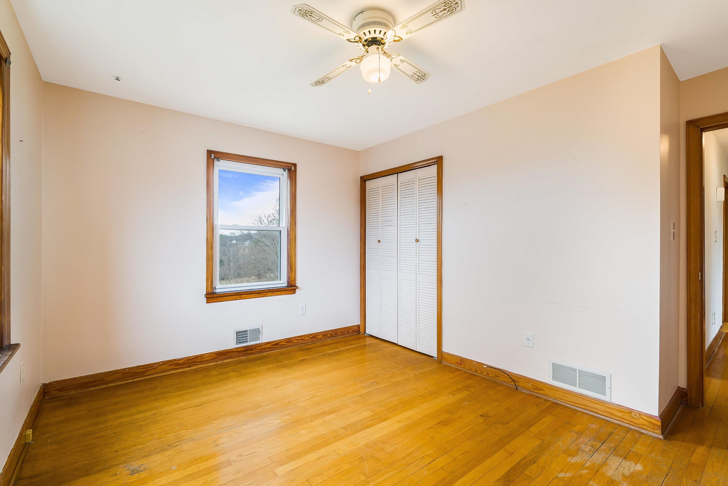 2110 ORANGE ST, STAUNTON, Virginia 24401, 3 Bedrooms Bedrooms, ,1 BathroomBathrooms,Residential,2110 ORANGE ST,673951 MLS # 673951