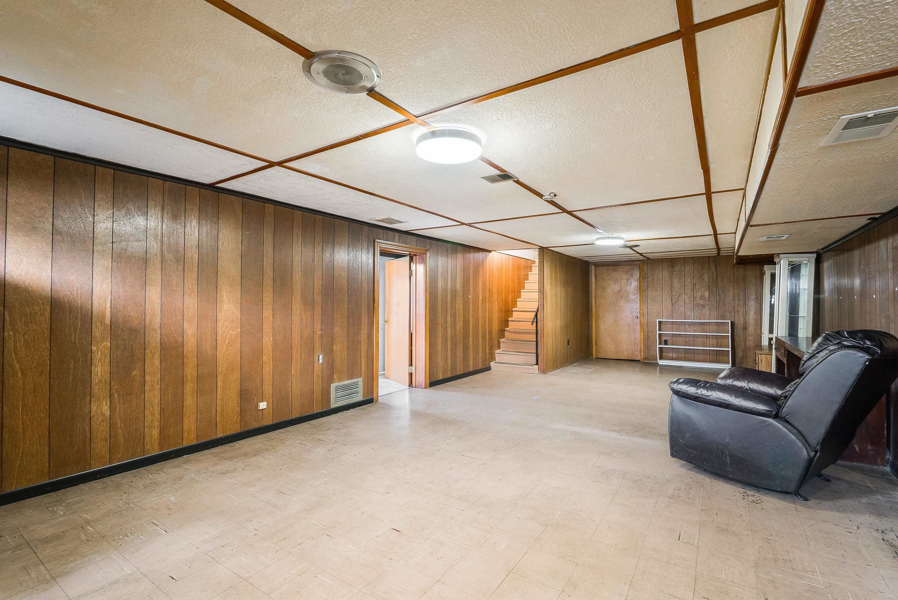 2110 ORANGE ST, STAUNTON, Virginia 24401, 3 Bedrooms Bedrooms, ,1 BathroomBathrooms,Residential,2110 ORANGE ST,673951 MLS # 673951