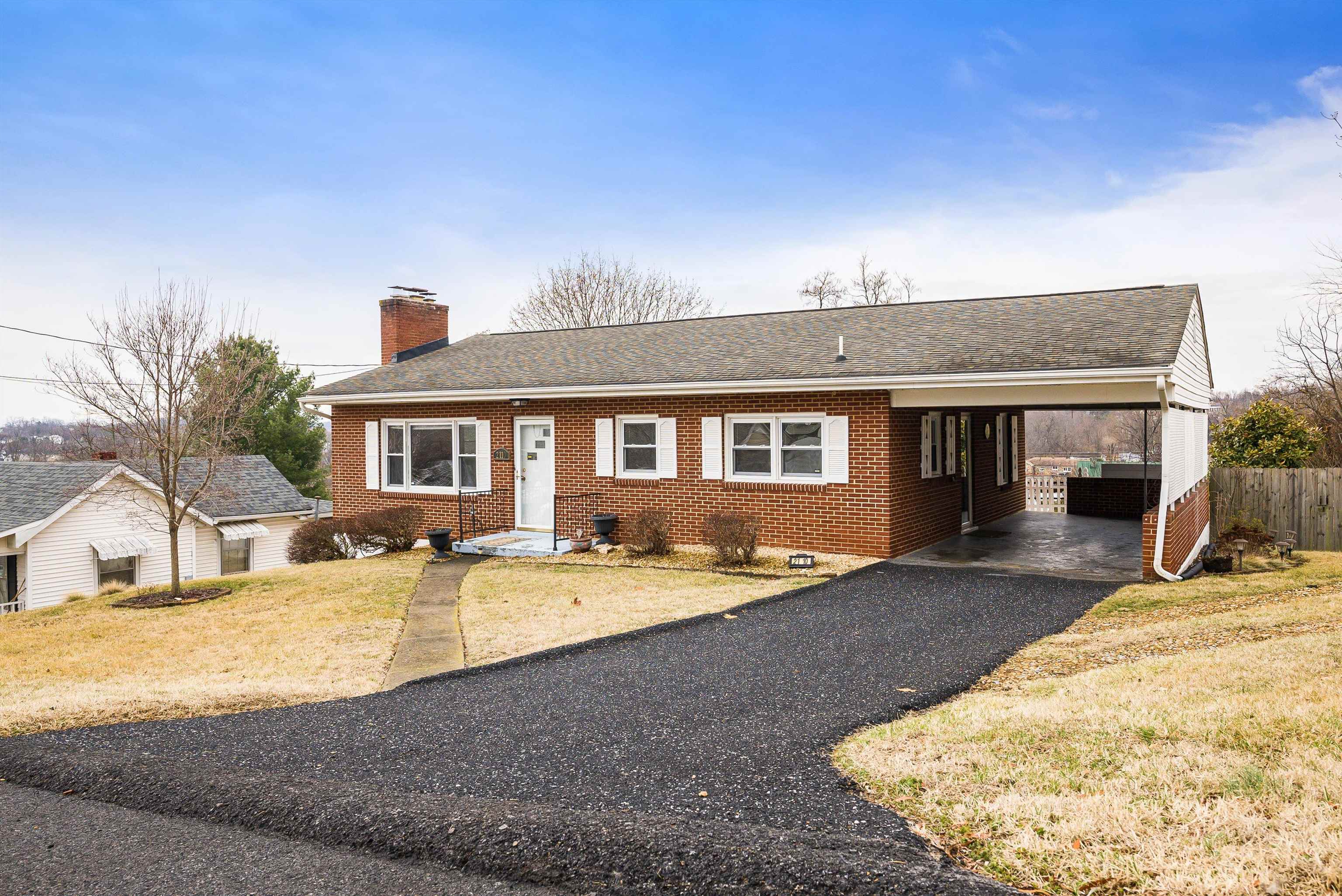 2110 ORANGE ST, STAUNTON, Virginia 24401, 3 Bedrooms Bedrooms, ,1 BathroomBathrooms,Residential,2110 ORANGE ST,673951 MLS # 673951