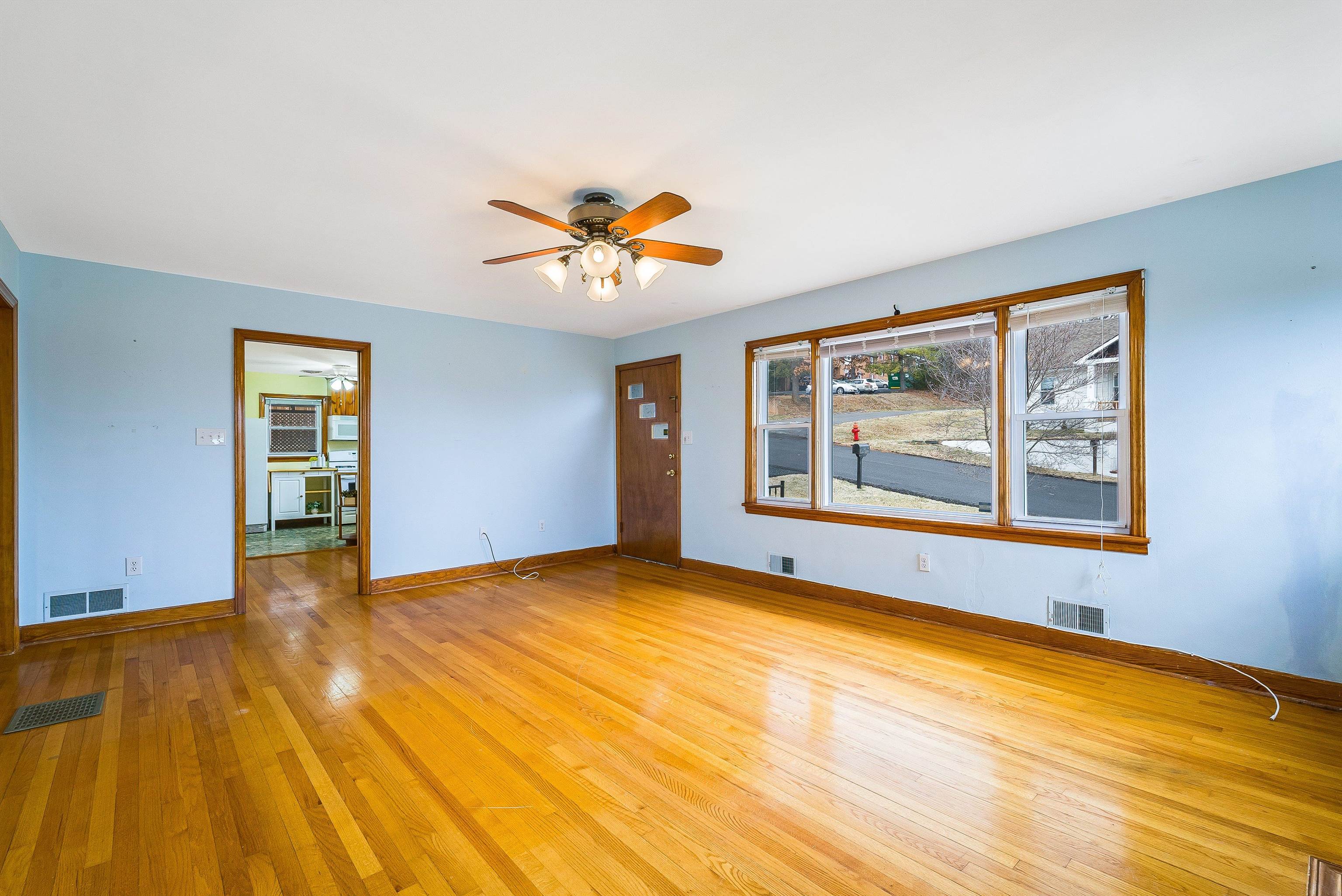 2110 ORANGE ST, STAUNTON, Virginia 24401, 3 Bedrooms Bedrooms, ,1 BathroomBathrooms,Residential,2110 ORANGE ST,673951 MLS # 673951