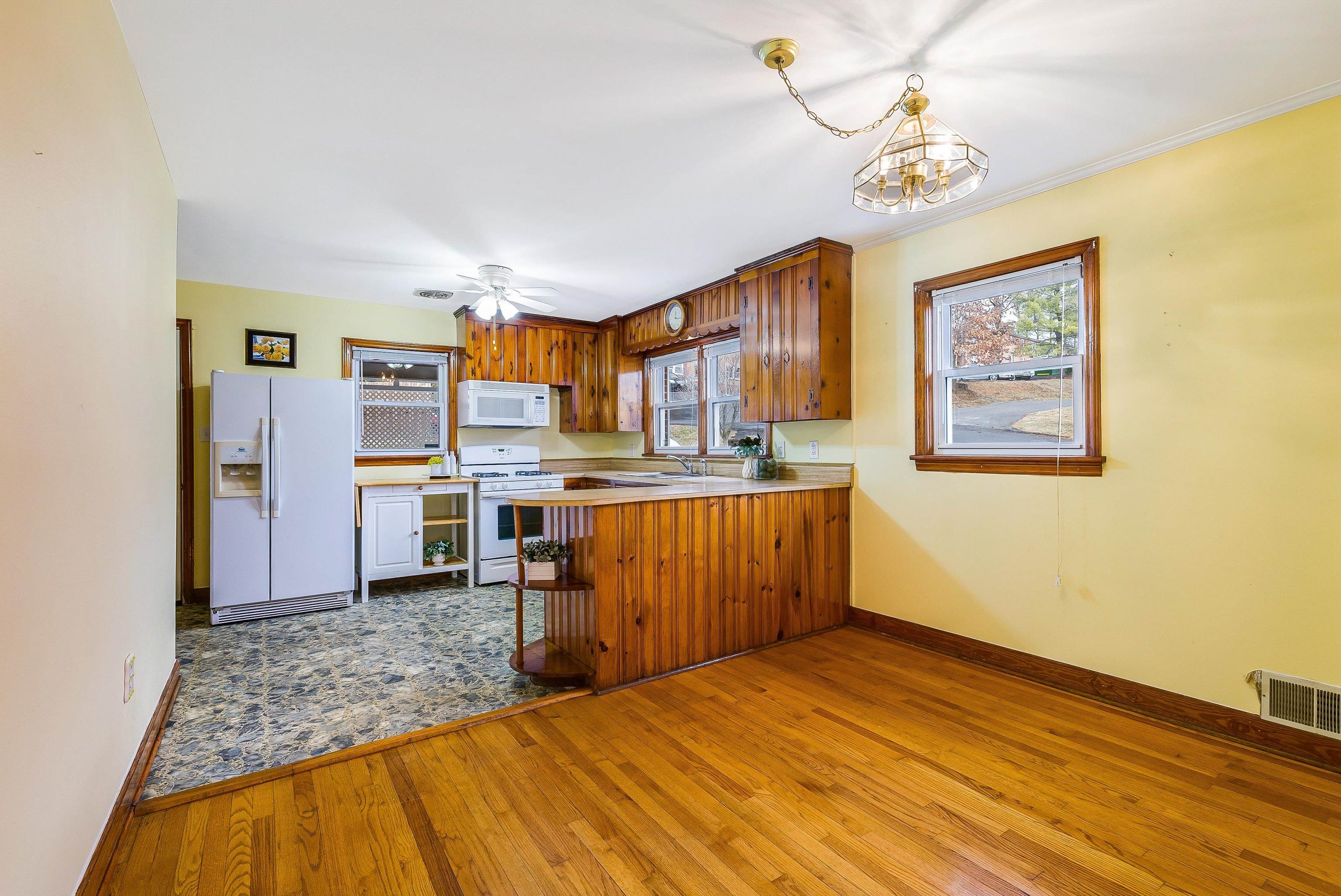 2110 ORANGE ST, STAUNTON, Virginia 24401, 3 Bedrooms Bedrooms, ,1 BathroomBathrooms,Residential,2110 ORANGE ST,673951 MLS # 673951