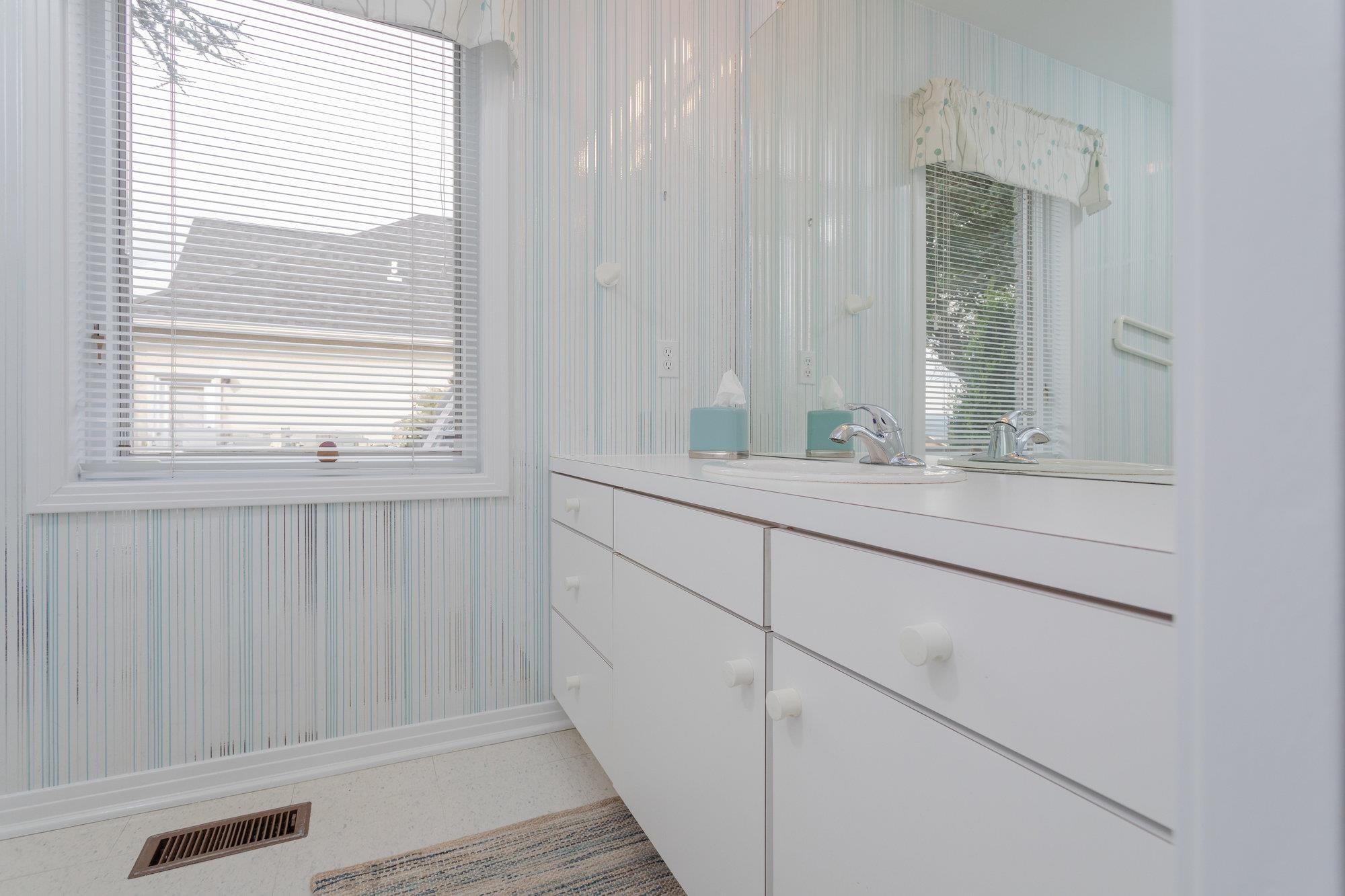 1848 COLLEGE AVE, HARRISONBURG, Virginia 22802, 3 Bedrooms Bedrooms, ,3 BathroomsBathrooms,Residential,1848 COLLEGE AVE,673954 MLS # 673954