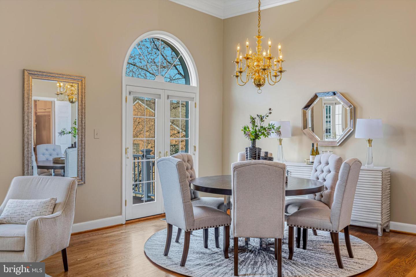 2344 S QUEEN ST, ARLINGTON, Virginia 22202, 2 Bedrooms Bedrooms, ,2 BathroomsBathrooms,Residential,For sale,2344 S QUEEN ST,VAAR2067784 MLS # VAAR2067784