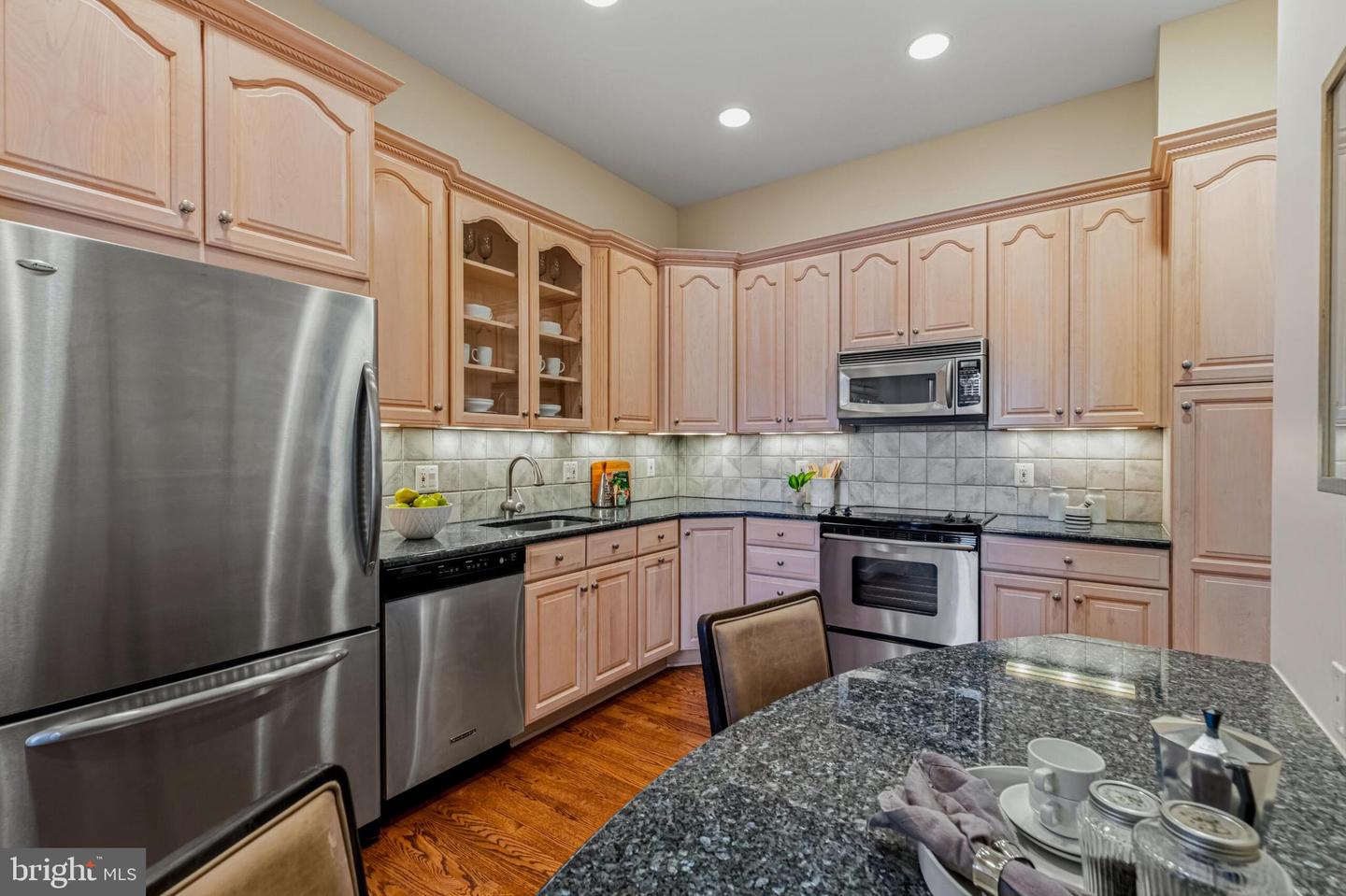 2344 S QUEEN ST, ARLINGTON, Virginia 22202, 2 Bedrooms Bedrooms, ,2 BathroomsBathrooms,Residential,For sale,2344 S QUEEN ST,VAAR2067784 MLS # VAAR2067784