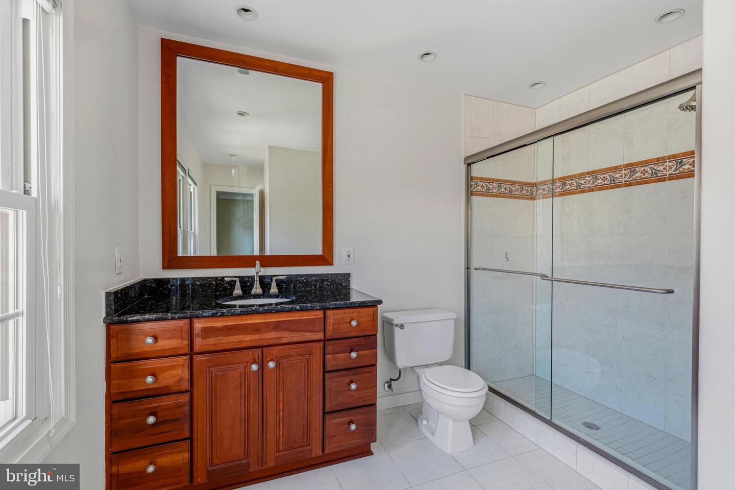 2344 S QUEEN ST, ARLINGTON, Virginia 22202, 2 Bedrooms Bedrooms, ,2 BathroomsBathrooms,Residential,For sale,2344 S QUEEN ST,VAAR2067784 MLS # VAAR2067784