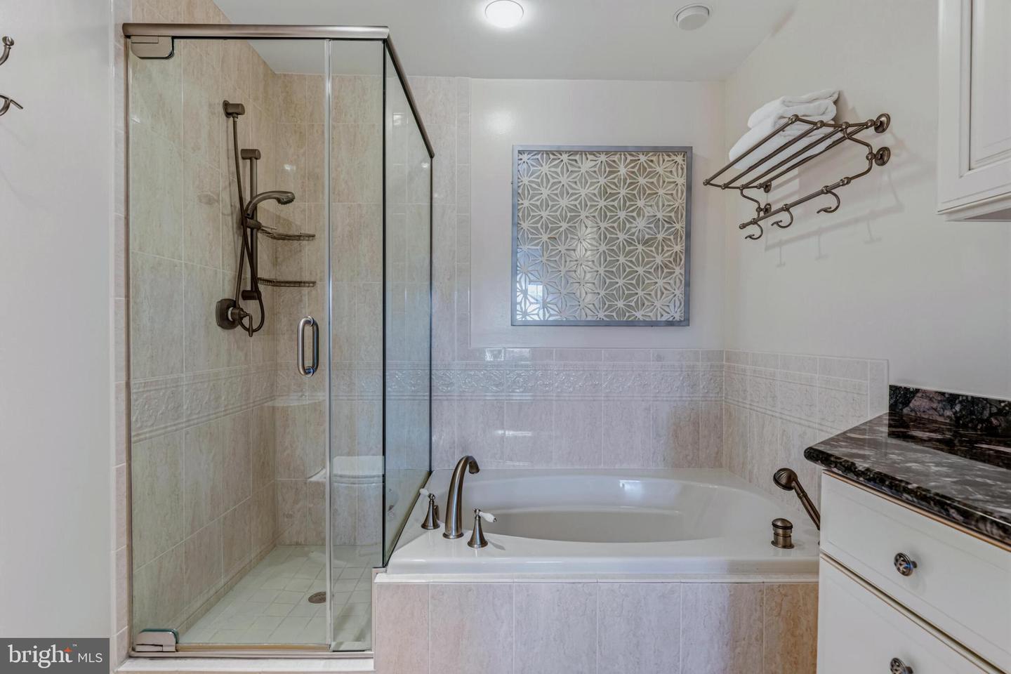 2344 S QUEEN ST, ARLINGTON, Virginia 22202, 2 Bedrooms Bedrooms, ,2 BathroomsBathrooms,Residential,For sale,2344 S QUEEN ST,VAAR2067784 MLS # VAAR2067784