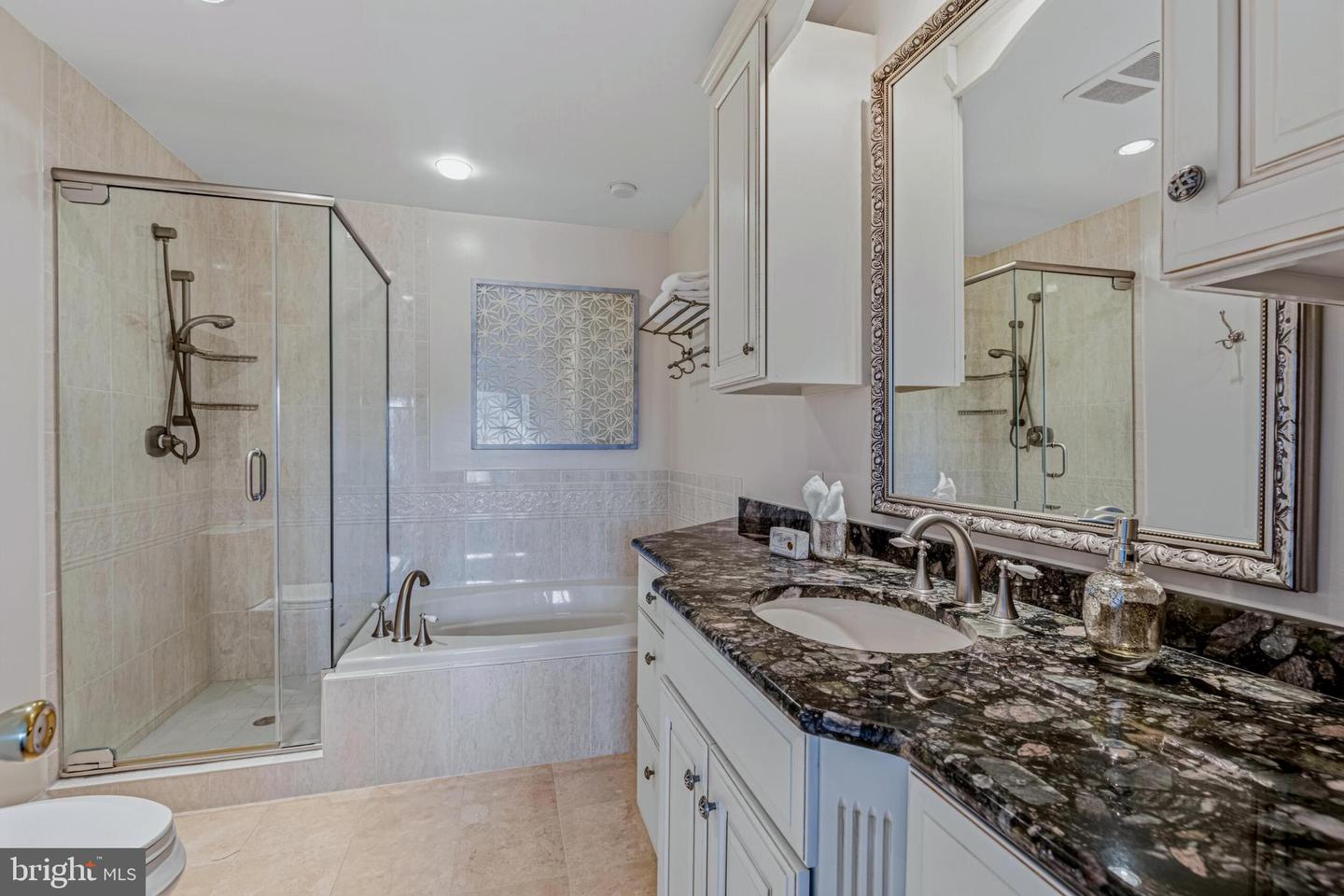 2344 S QUEEN ST, ARLINGTON, Virginia 22202, 2 Bedrooms Bedrooms, ,2 BathroomsBathrooms,Residential,For sale,2344 S QUEEN ST,VAAR2067784 MLS # VAAR2067784