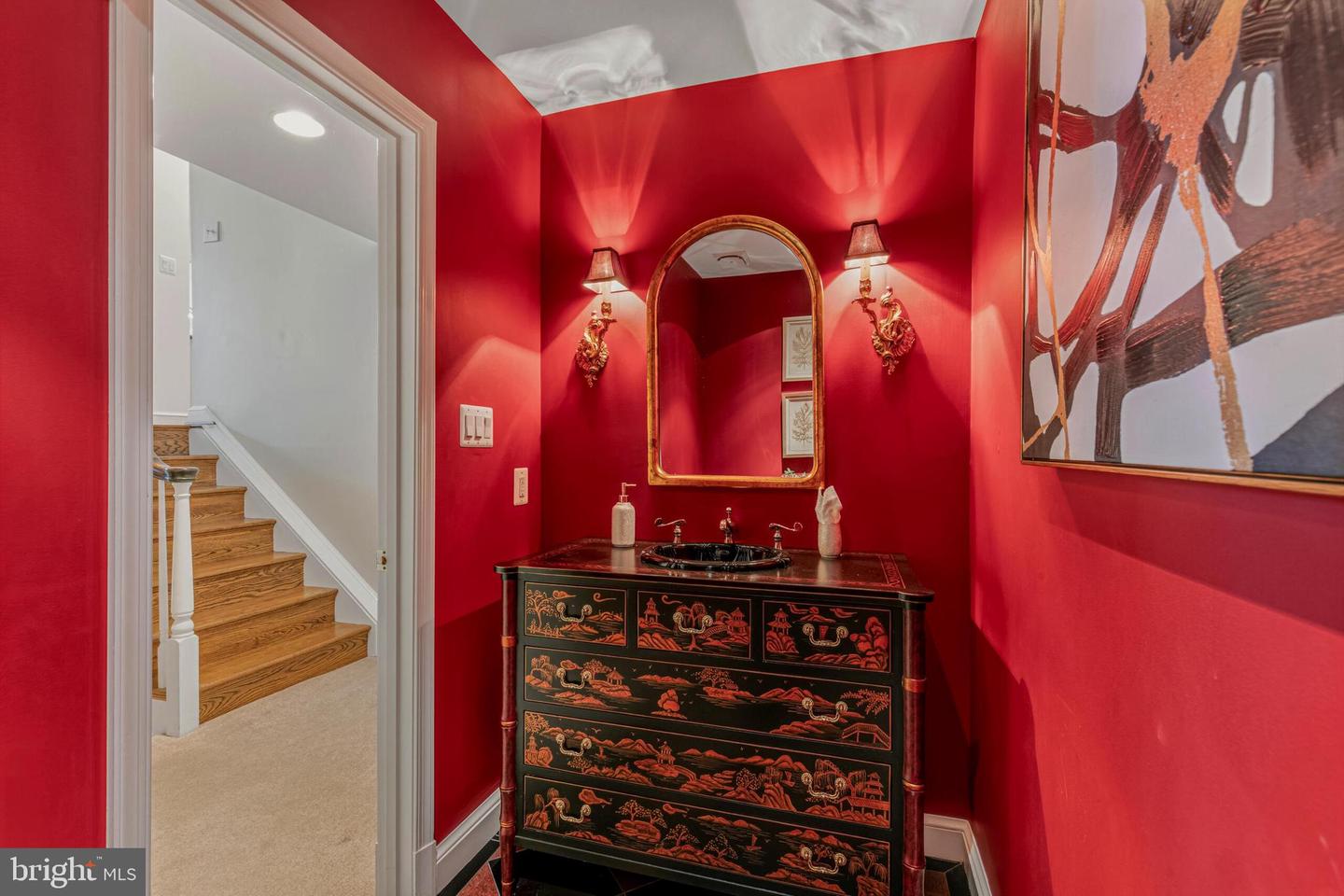 2344 S QUEEN ST, ARLINGTON, Virginia 22202, 2 Bedrooms Bedrooms, ,2 BathroomsBathrooms,Residential,For sale,2344 S QUEEN ST,VAAR2067784 MLS # VAAR2067784