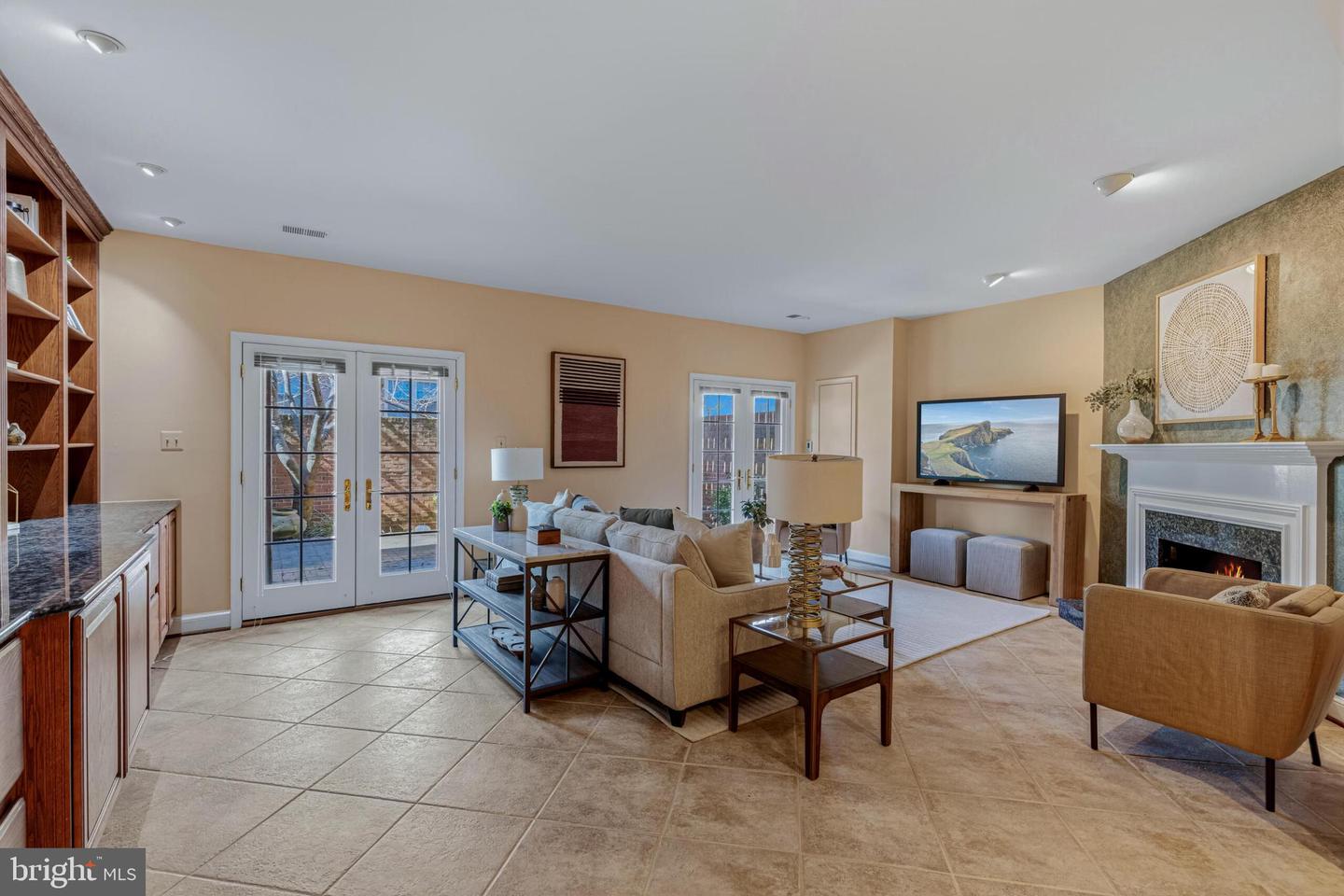 2344 S QUEEN ST, ARLINGTON, Virginia 22202, 2 Bedrooms Bedrooms, ,2 BathroomsBathrooms,Residential,For sale,2344 S QUEEN ST,VAAR2067784 MLS # VAAR2067784