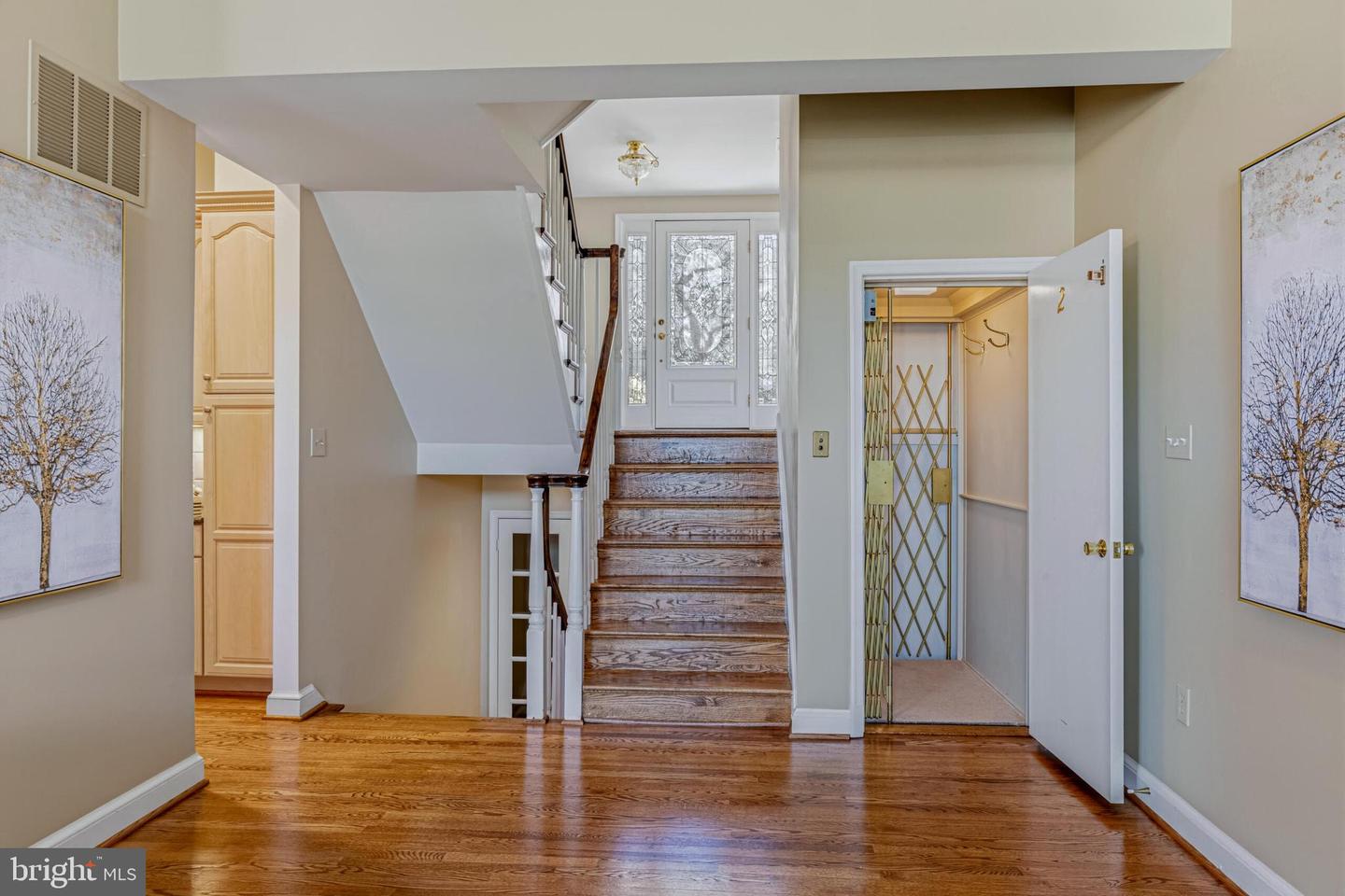 2344 S QUEEN ST, ARLINGTON, Virginia 22202, 2 Bedrooms Bedrooms, ,2 BathroomsBathrooms,Residential,For sale,2344 S QUEEN ST,VAAR2067784 MLS # VAAR2067784