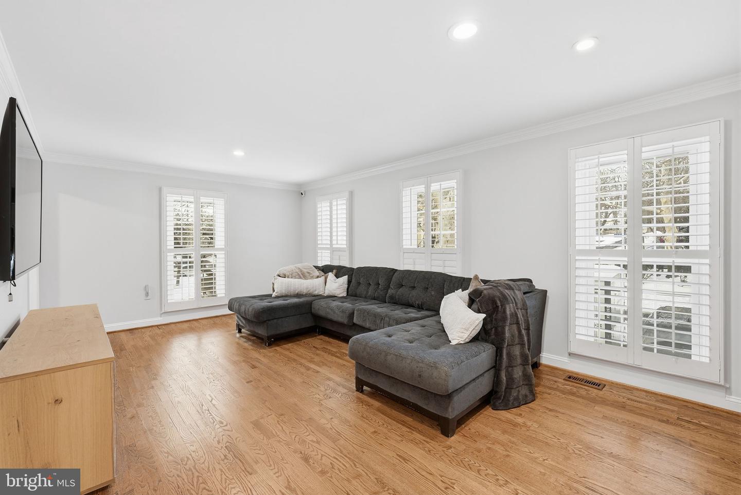 7319 WESTMORE DR, SPRINGFIELD, Virginia 22150, 3 Bedrooms Bedrooms, ,3 BathroomsBathrooms,Residential,For sale,7319 WESTMORE DR,VAFX2286064 MLS # VAFX2286064