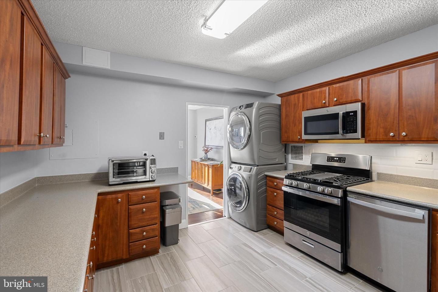 3701 S GEORGE MASON DR #2515N, FALLS CHURCH, Virginia 22041, 3 Bedrooms Bedrooms, 5 Rooms Rooms,2 BathroomsBathrooms,Residential,For sale,3701 S GEORGE MASON DR #2515N,VAFX2286336 MLS # VAFX2286336