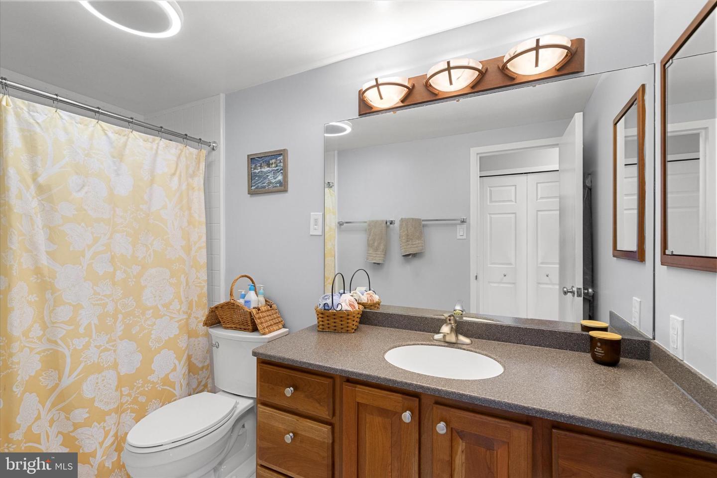 3701 S GEORGE MASON DR #2515N, FALLS CHURCH, Virginia 22041, 3 Bedrooms Bedrooms, 5 Rooms Rooms,2 BathroomsBathrooms,Residential,For sale,3701 S GEORGE MASON DR #2515N,VAFX2286336 MLS # VAFX2286336